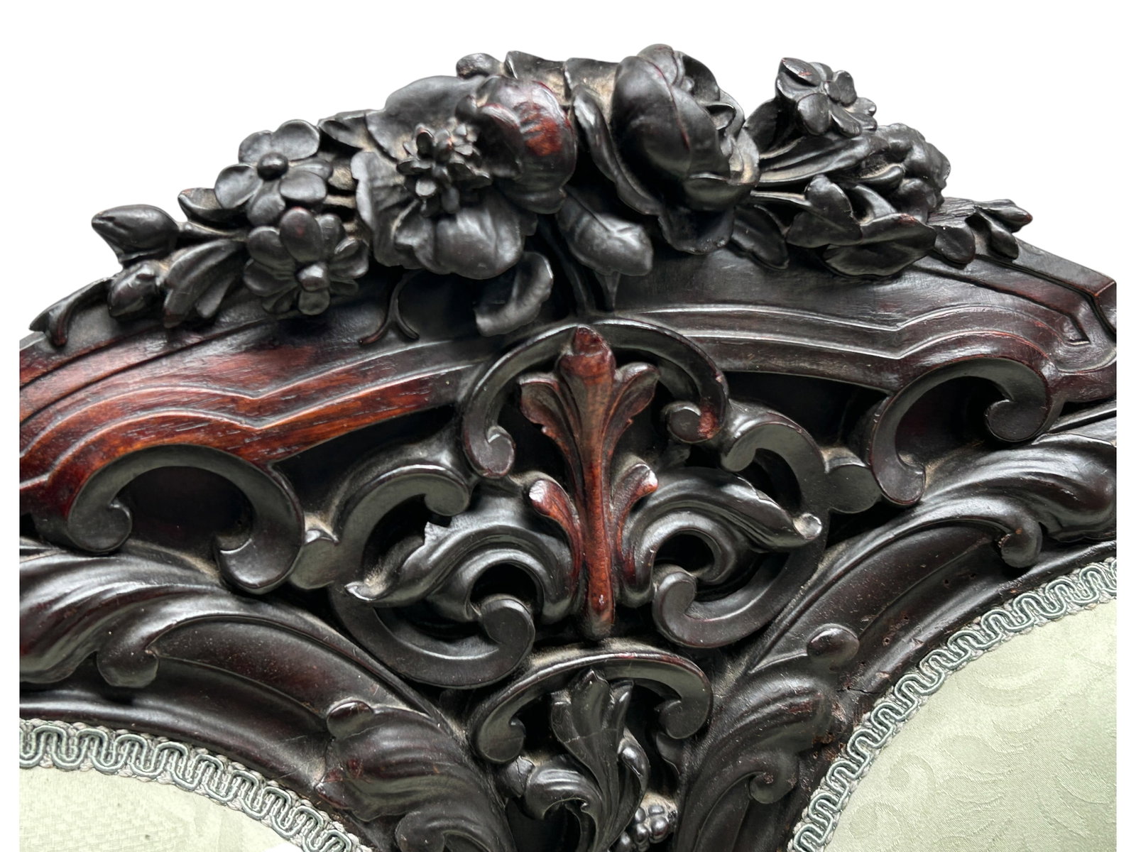 Antique Carved Victorian Settee. - 5