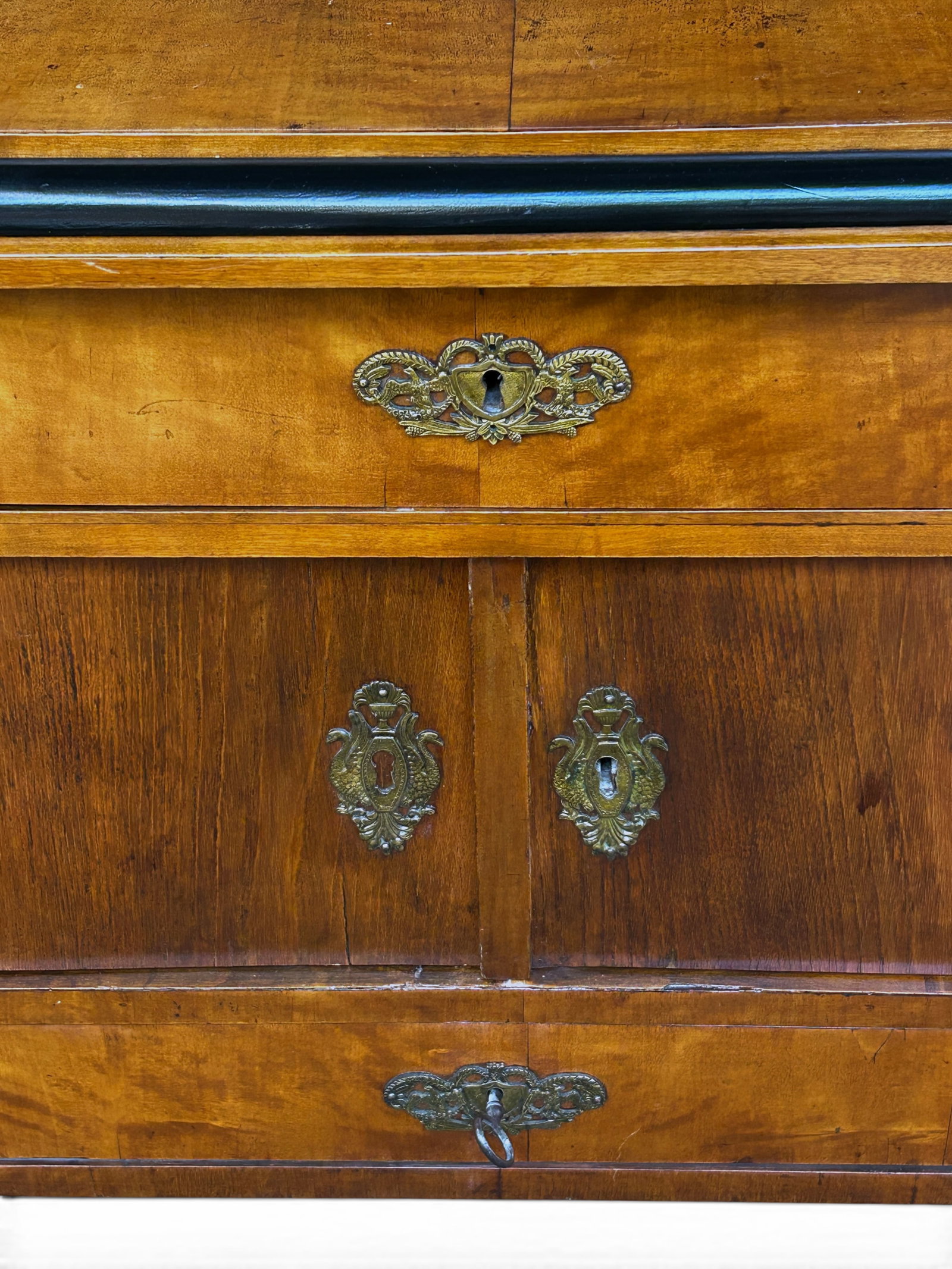Antique Maple Chest. - 2