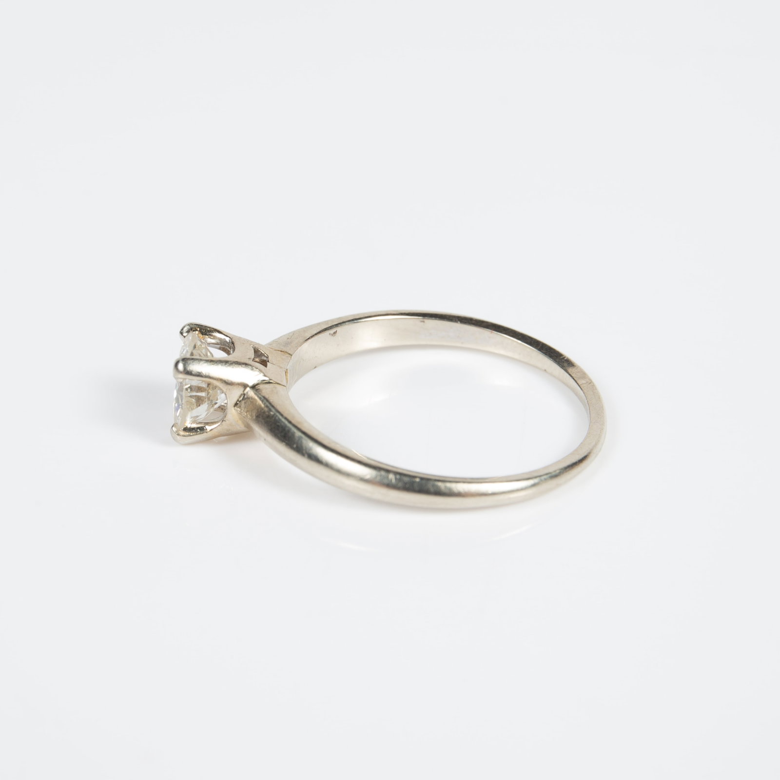 14K White Gold Diamond Solitaire Ring. - 2
