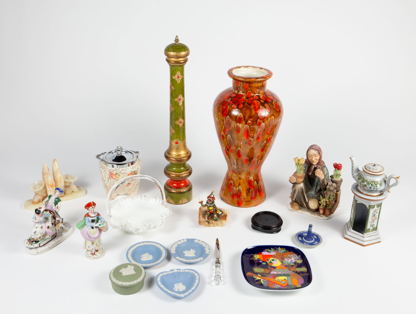 Lot: Wedgwood, Rosenthal, Ron Lee, etc. (1 of 16)