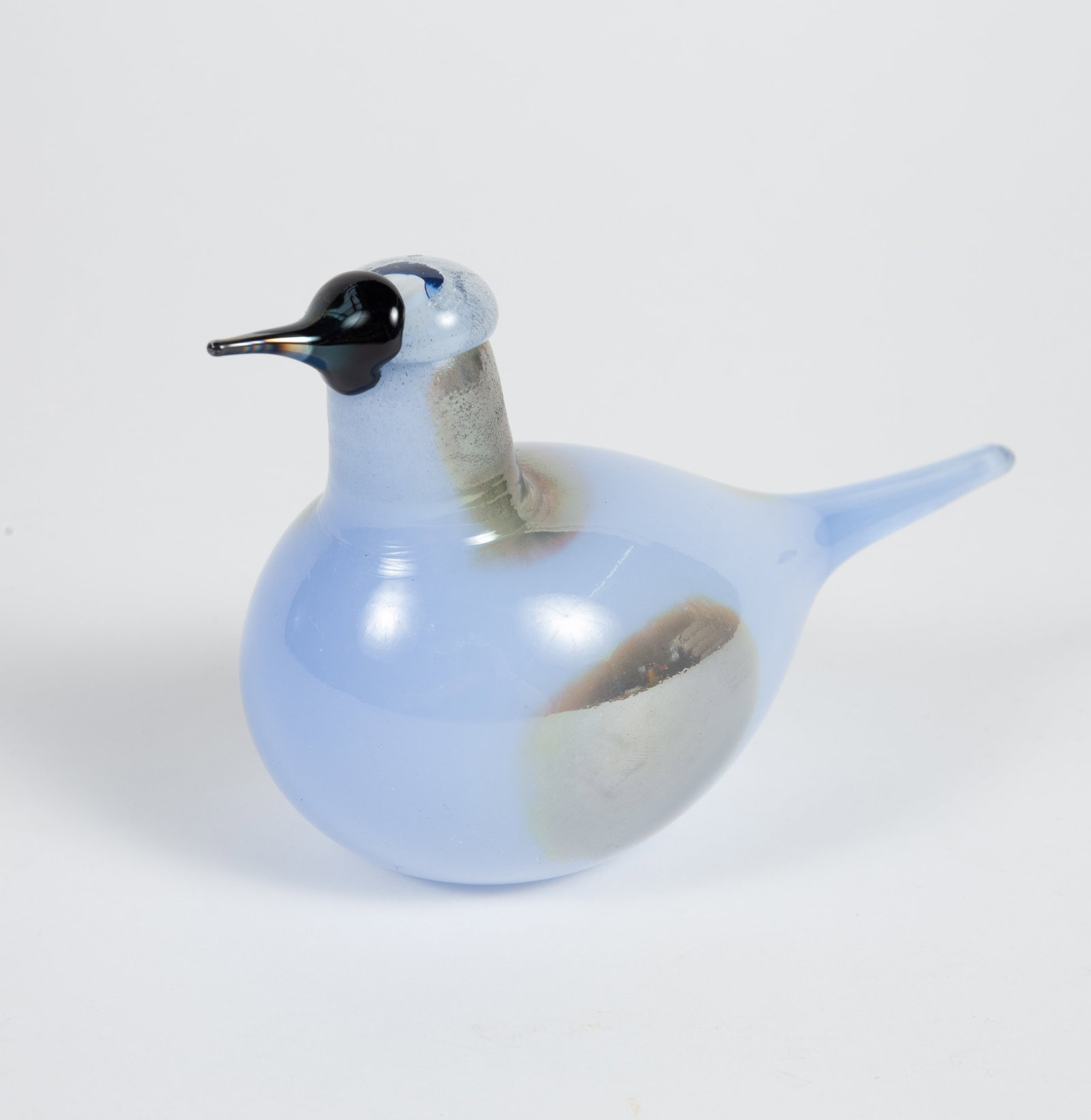 Iittala Finland Oiva Toikka Sky Curlew Glass Bird.: It looks to be in very nice condition. Its measurements are 6 5/8" x 2 5/8" x 4". In-house shipping is available. Please see our website regarding in-house shipping procedures.