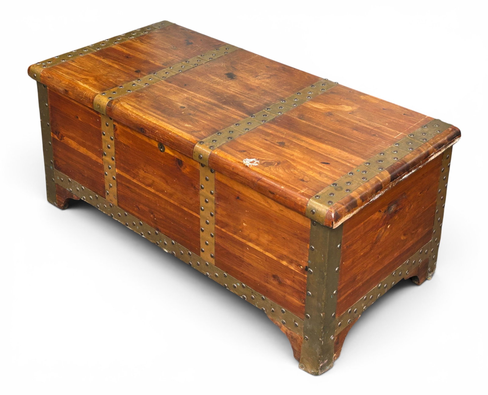 Vintage Metal Banded Cedar Chest. (1 of 11)