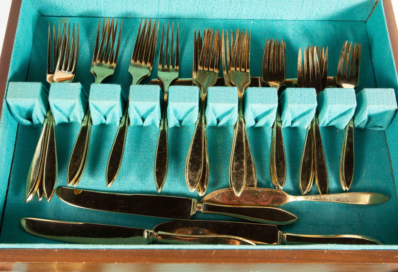Dirilyte Dirigold Regal Flatware Set in Case. - 2