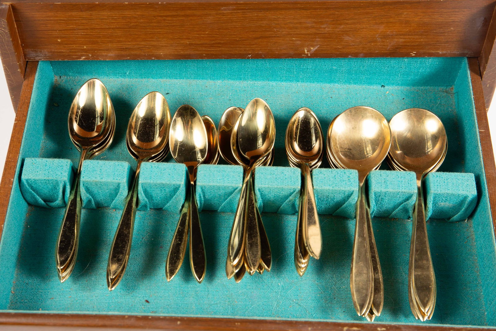 Dirilyte Dirigold Regal Flatware Set in Case. - 3
