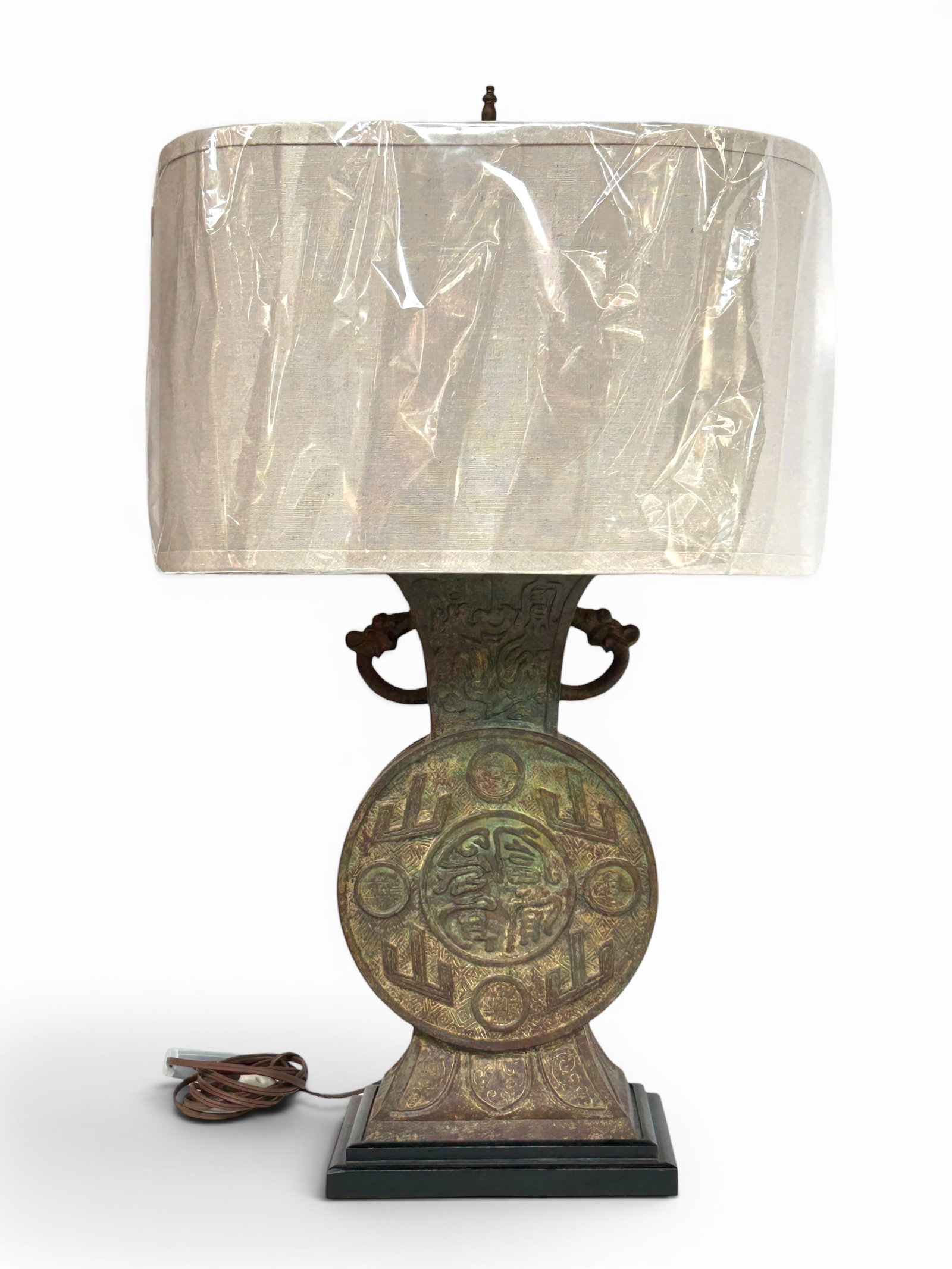 Large Chinese Bronze Vase Table Lamp. (1 of 16)