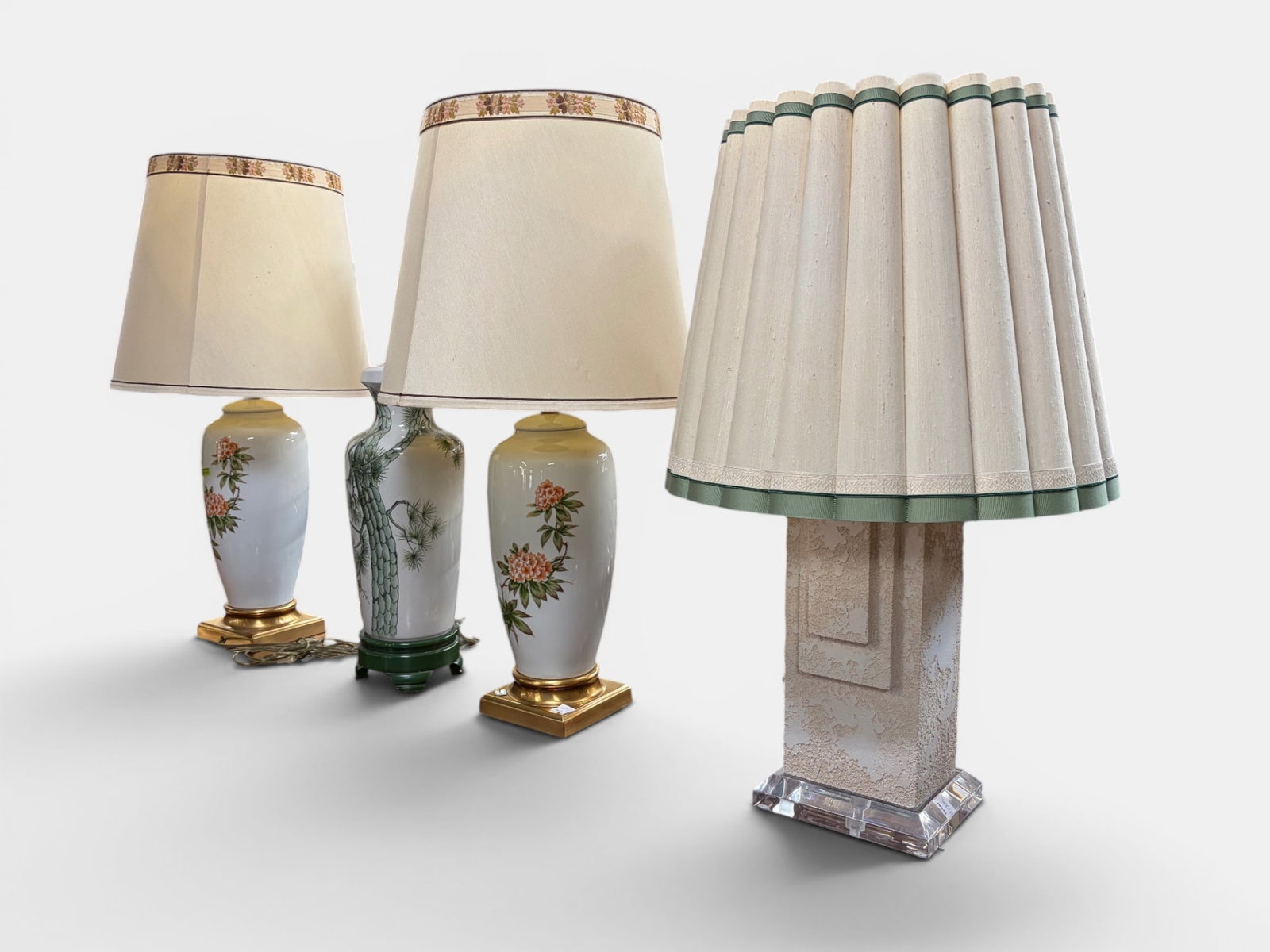 Lot of 4 Table Lamps - 2 Are a Pair. (1 of 8)