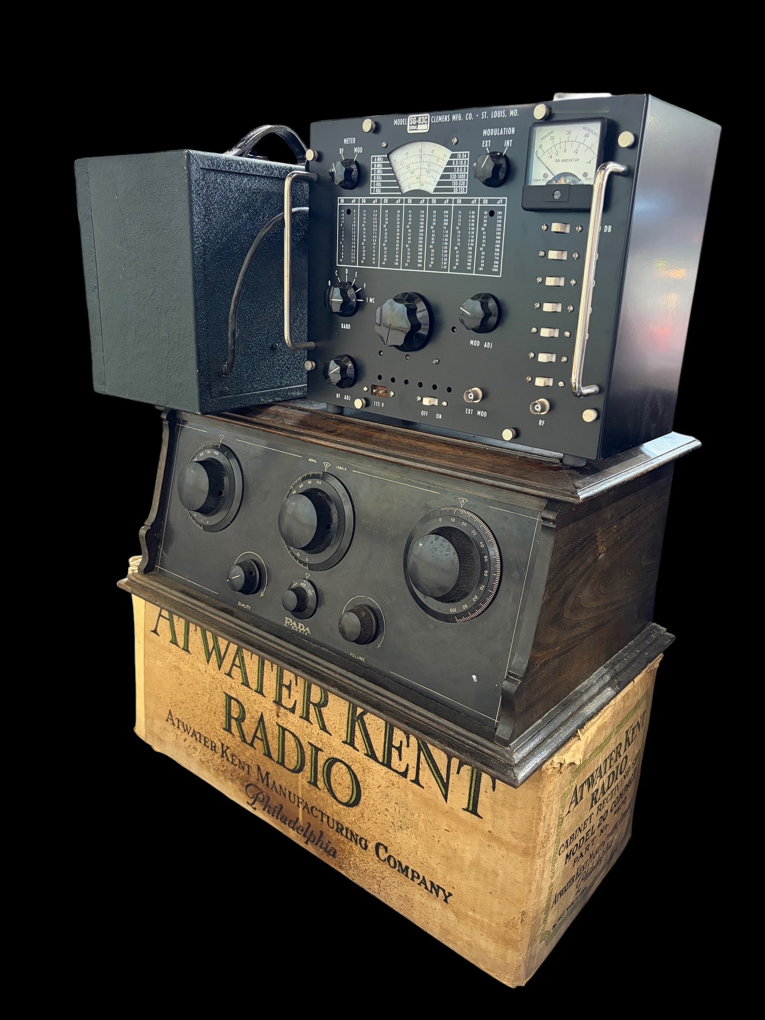 Lot of Radios & Signal Generators - Clemens, FADA (1 of 5)