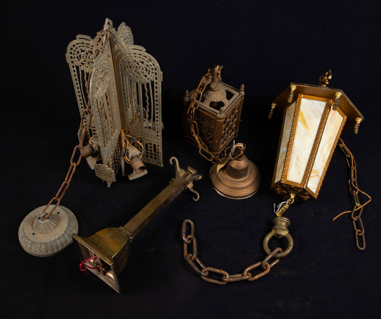 Lot of Vintage Hanging Pendant Lights. (1 of 11)