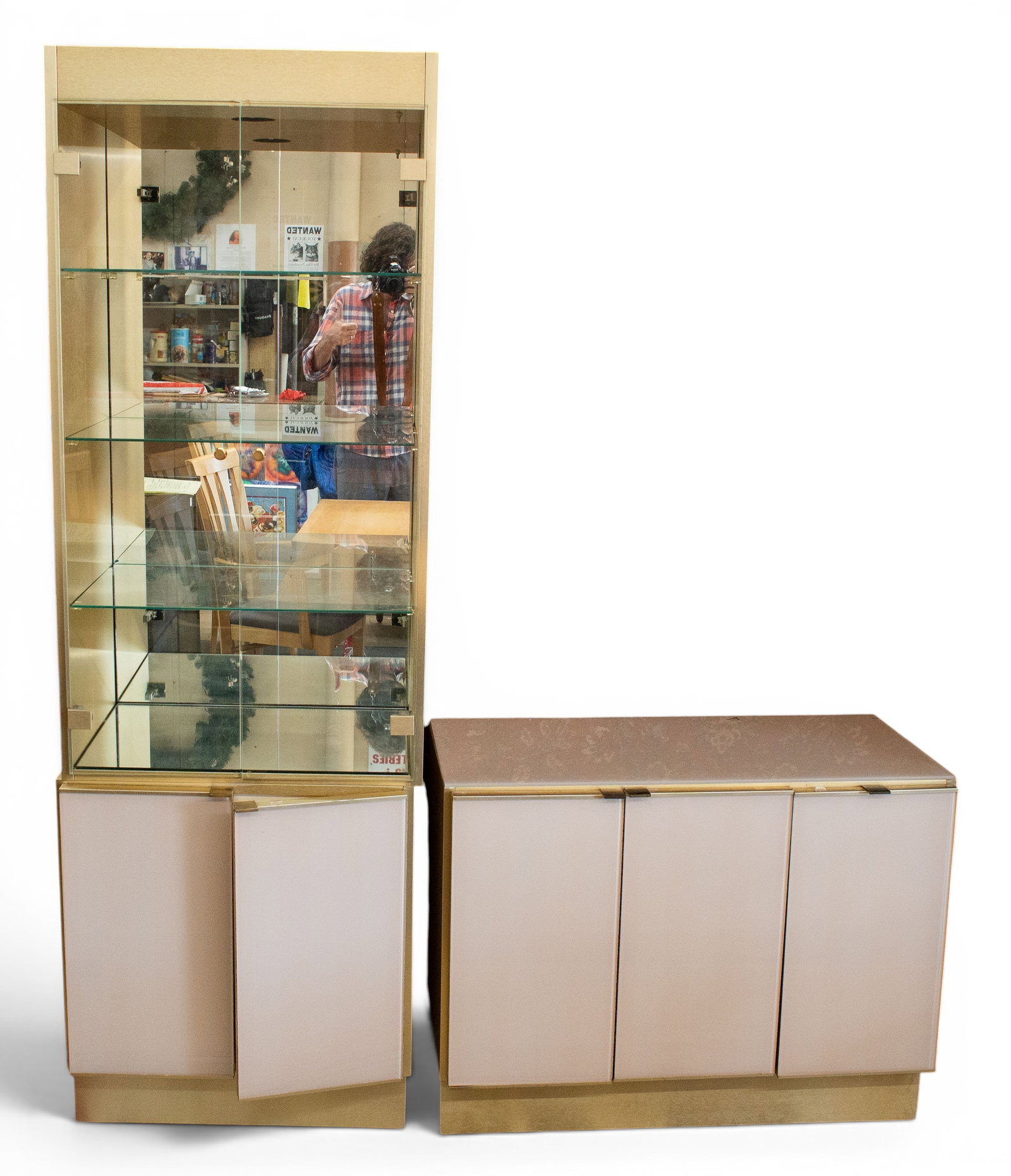 Ello Style Display Cabinet & Low Cabinet. (1 of 4)