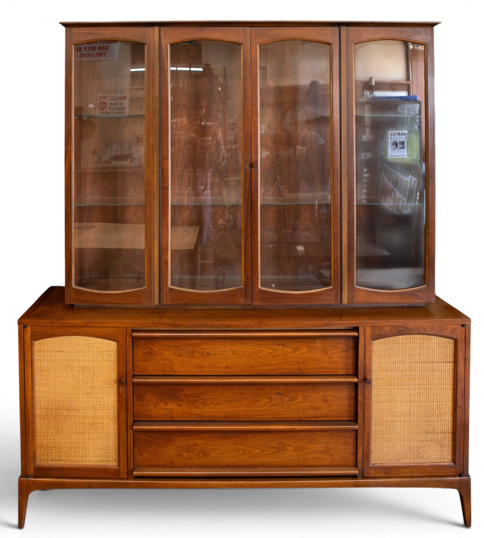 Lane Mid-Century Modern China Cabinet. (1 of 3)