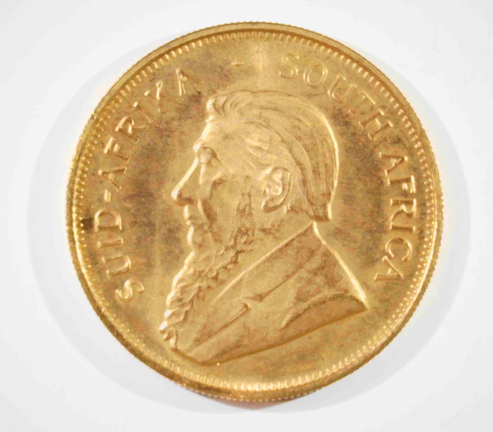 1984 South African 1/2 Ounce Krugerrand Coin.: This is a 22K Gold coin, containing 1/2 troy ounces of actual pure gold weight. It is in uncirculated condition. In-house shipping is available. Please see our website regarding in-house shipping proc