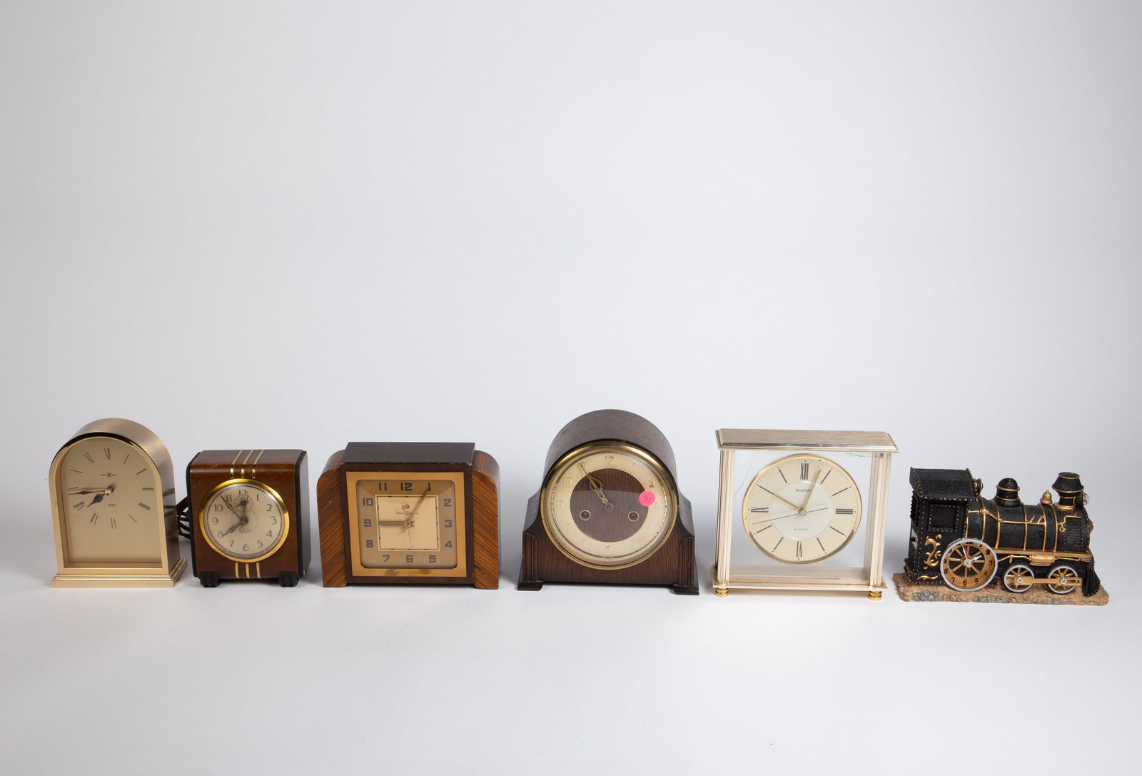 Lot of Vintage Table Clocks - Bulova, Ingraham. (1 of 7)