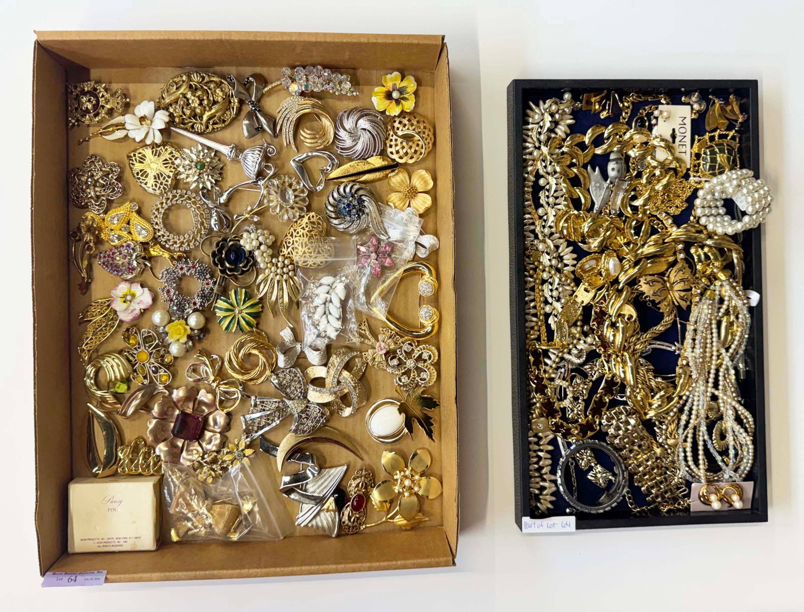 Lot Costume Jewelry - Brooches, Brands. (1 of 5)