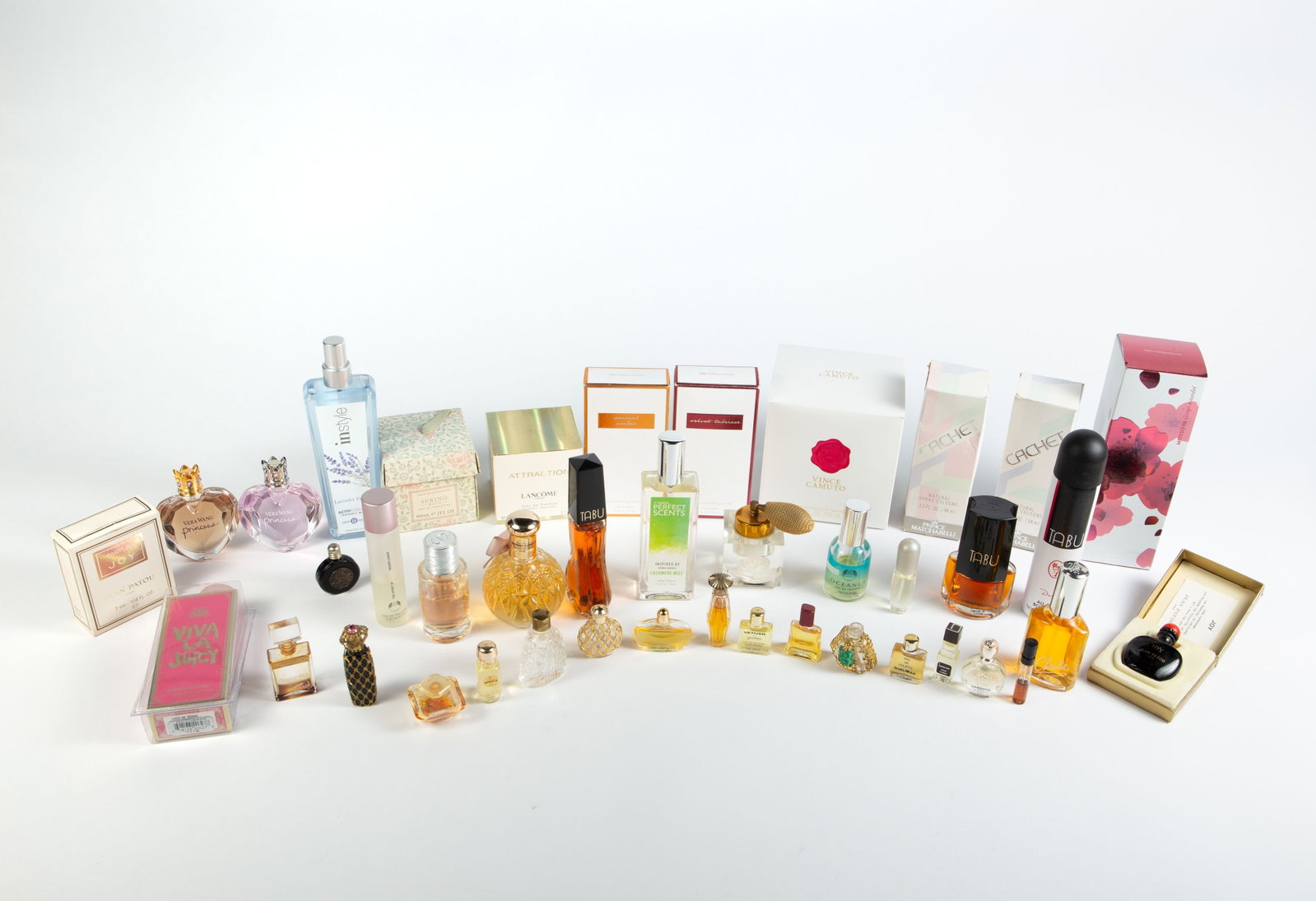 Lot: Assorted Perfumes & Fragrances, Some Vintage.: There is some New Old Stock, including Vera Wang "Princess", Vince Camuto, Viva La Juicy, Bath & Body Works Japanese Cherry Blossom, Cachet, TABU, and more. Also included are partial bottles of Christ