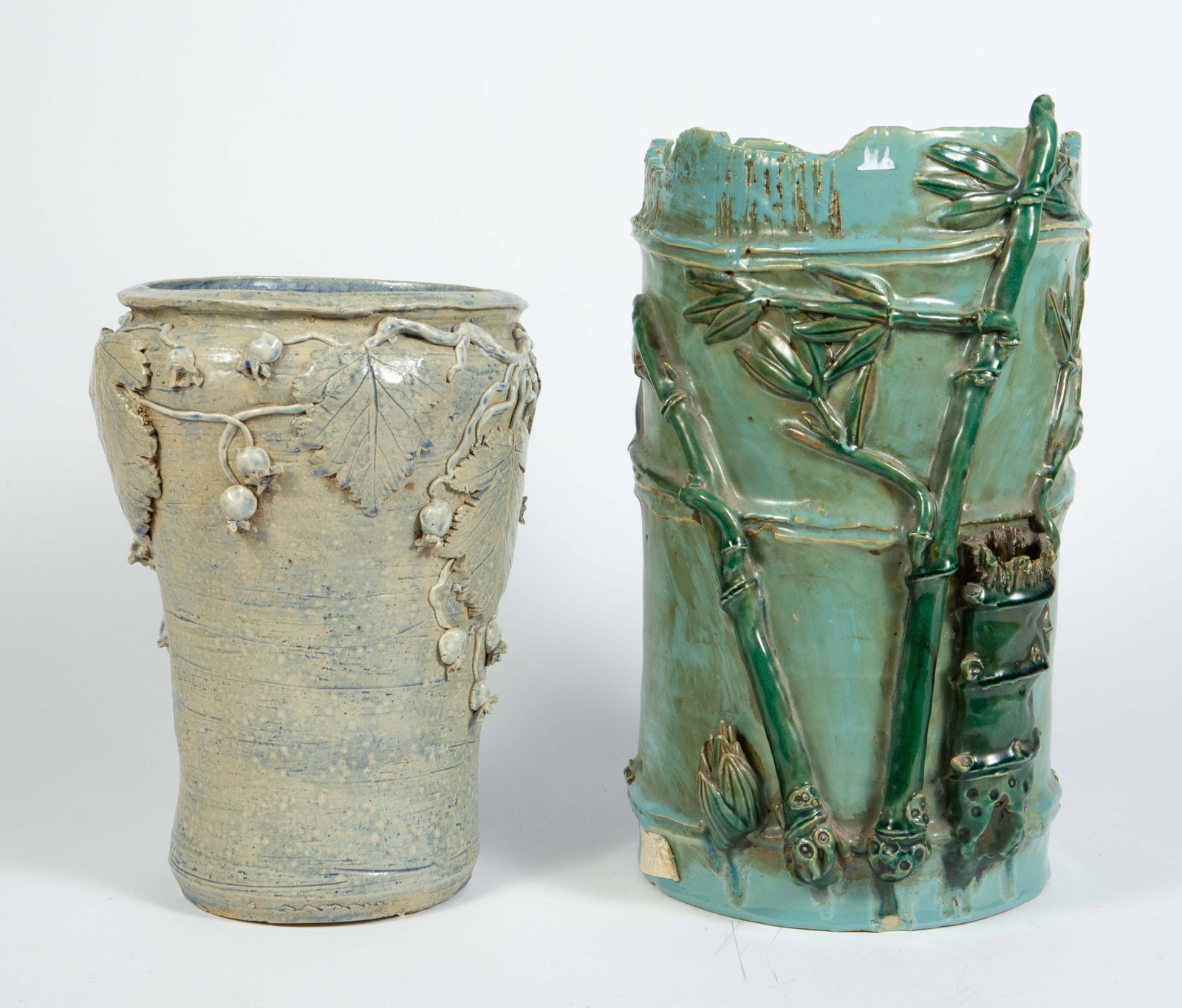 Lot Studio Pottery inc Majolica & Scott Russo Vase: The lot contains 2 vintage pieces of handmade pottery. The smaller piece is signed Russo, and is attributed to Scott Russo. It measures 12 1/2" tall and 9 3/4" in diameter. The larger piece is Majolic