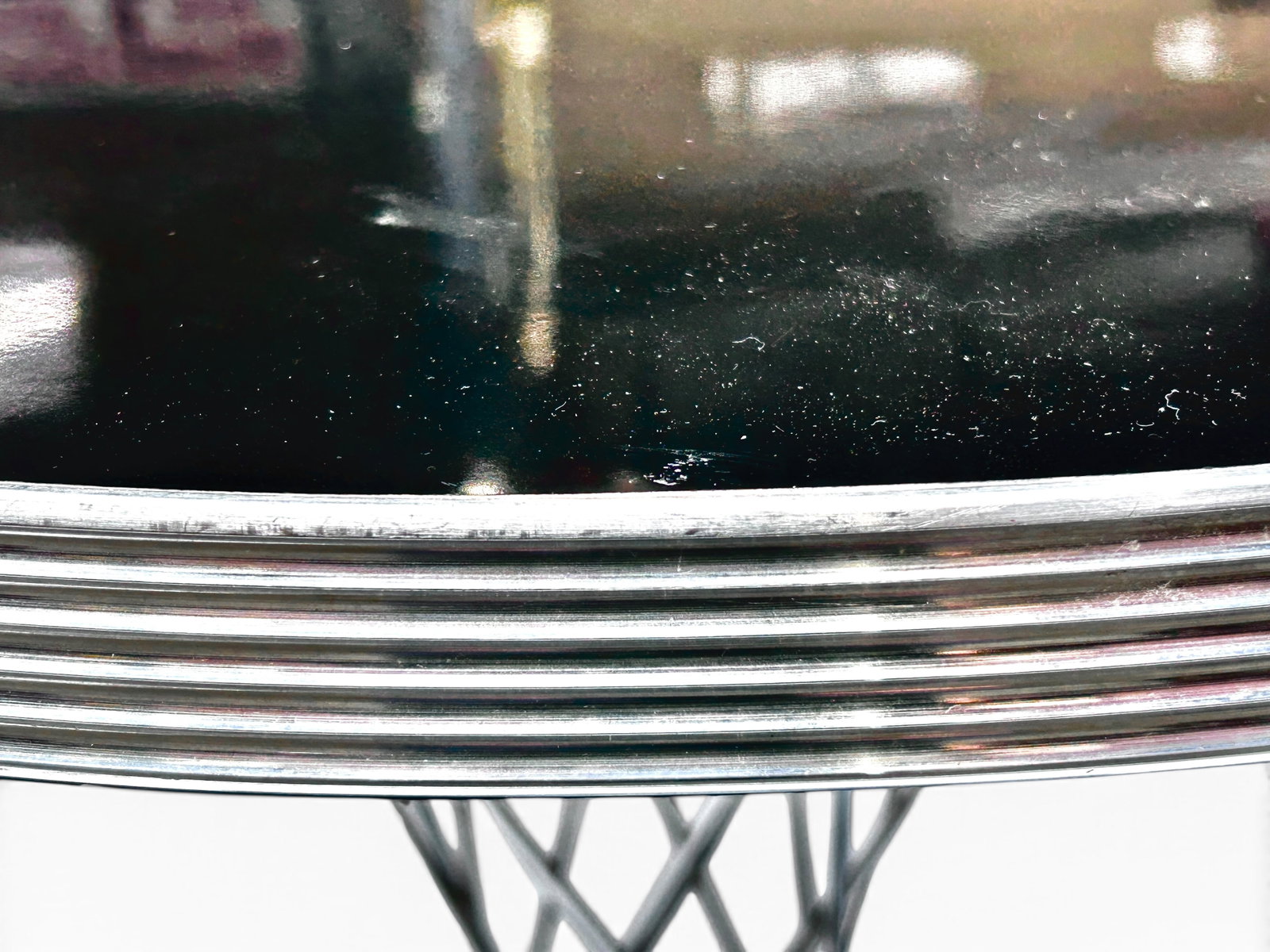 Noguchi Cyclone Round Dining Table. - 12