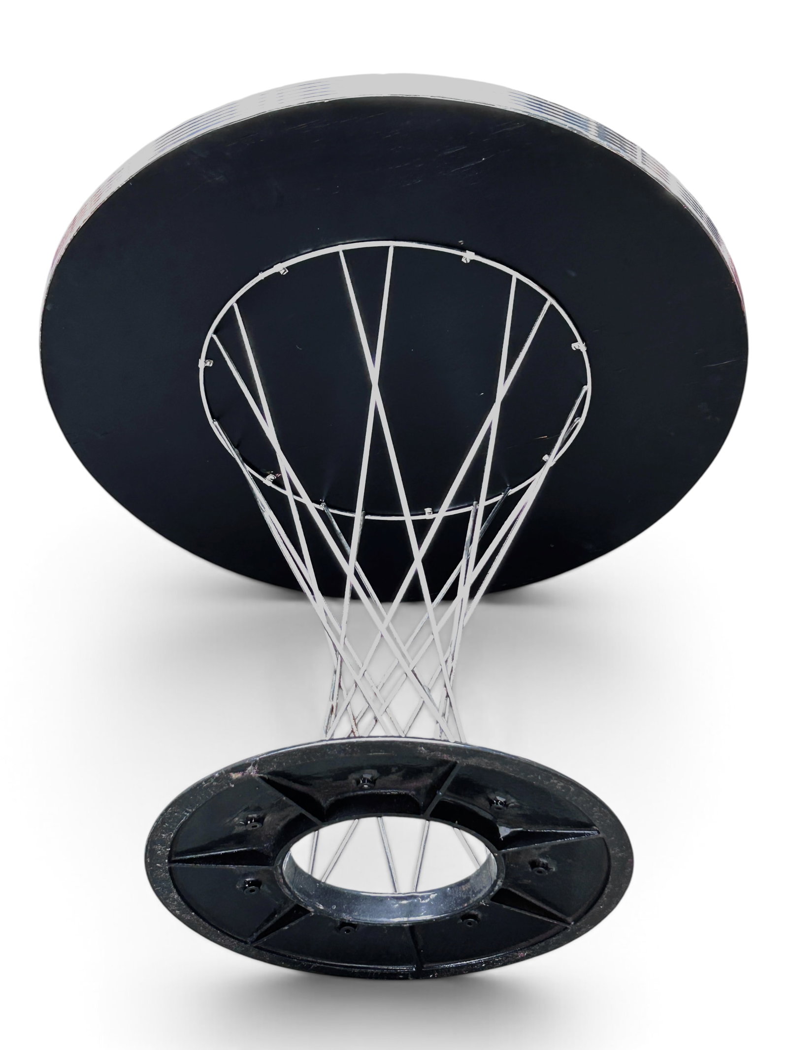 Noguchi Cyclone Round Dining Table. - 18