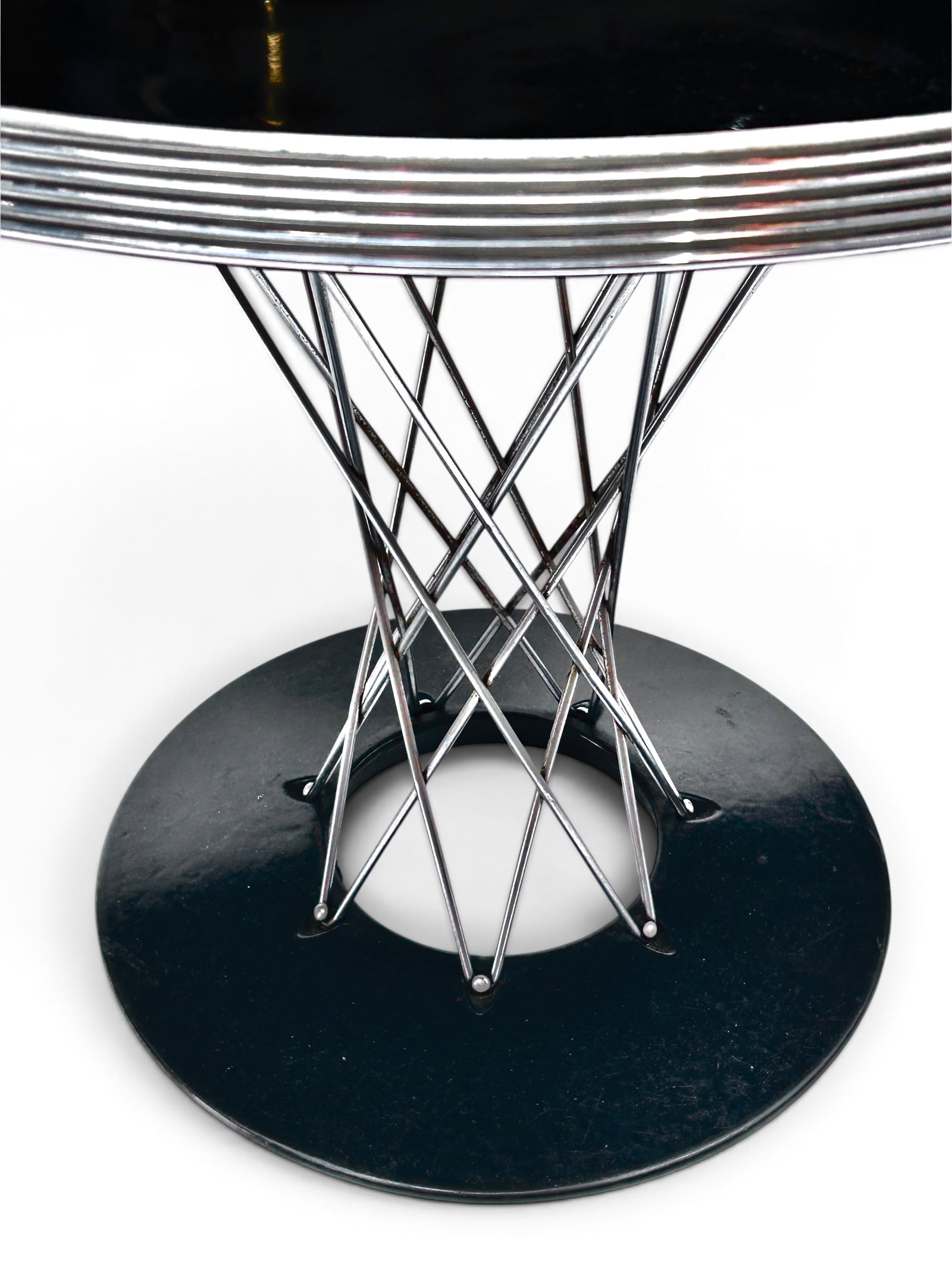 Noguchi Cyclone Round Dining Table. - 2