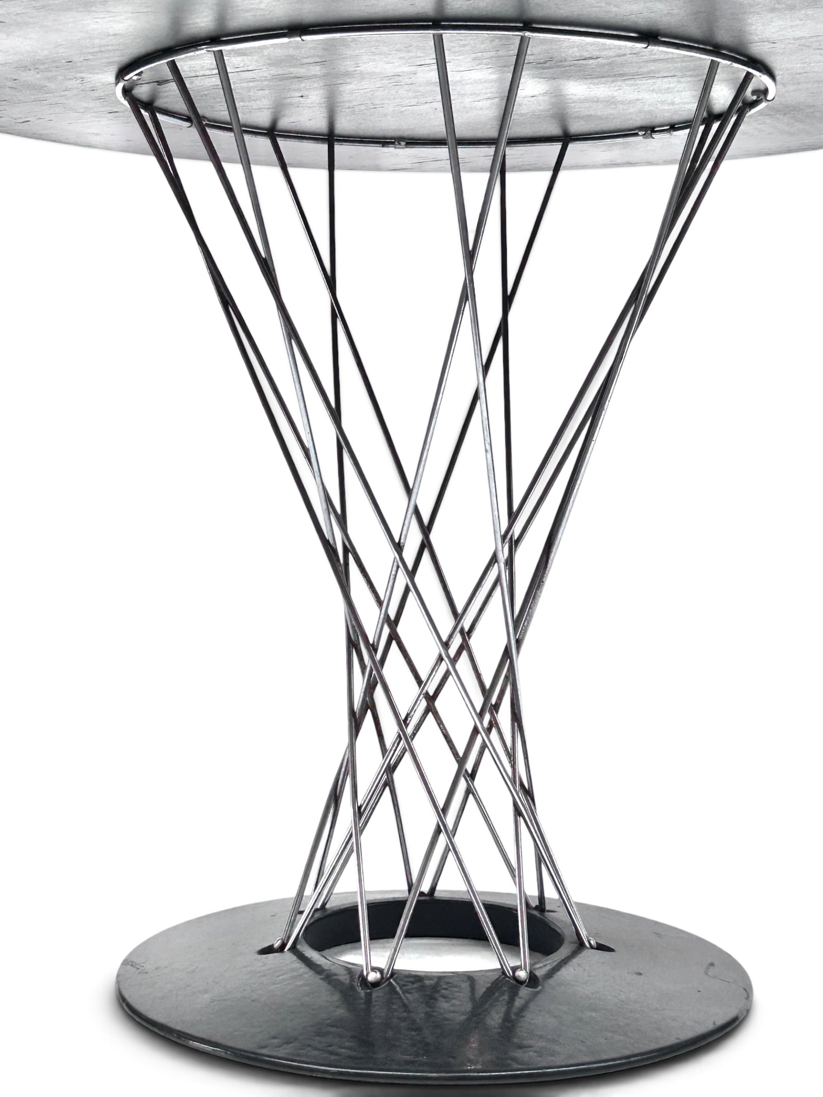 Noguchi Cyclone Round Dining Table. - 4