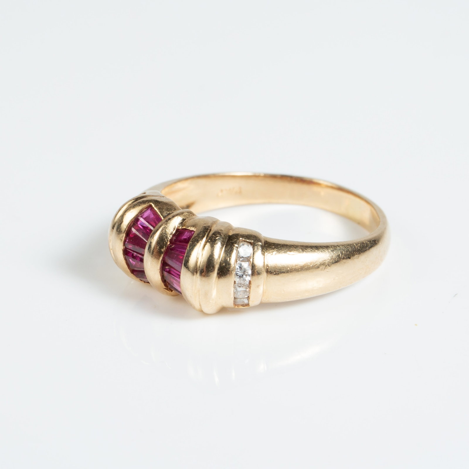 14K Yellow Gold, Ruby & Diamond Ring. - 2