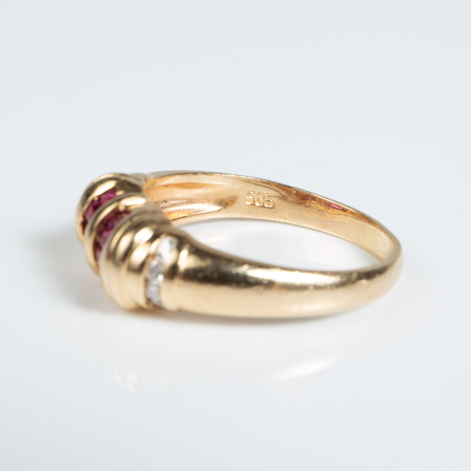14K Yellow Gold, Ruby & Diamond Ring. - 5