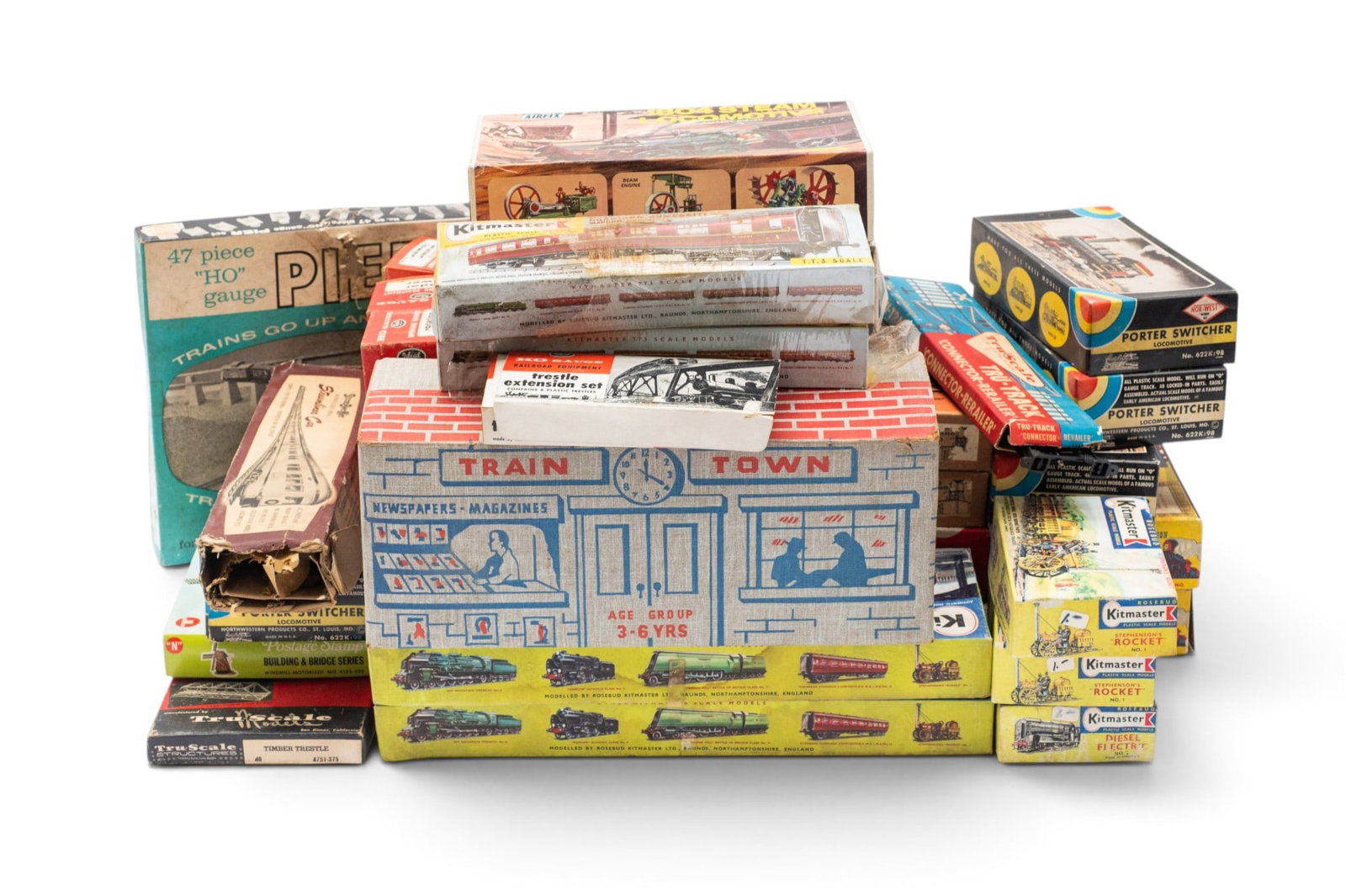 Lot of Vtg Model Kits inc. Trains, Engines, & More: The lot contains 35 items in their original boxes. Some of the items included are HO gauge IMP single track double girder No. 13, train kits, an ATM Rotary Engine 1/4 scale kit, steam locomotive kit