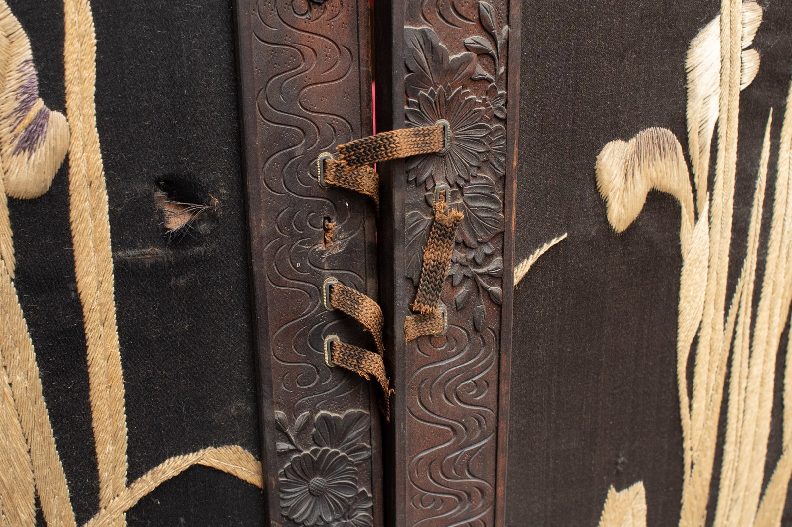 Asian 4-Panel Embroidered Screen w/ Carved Frames. - 5