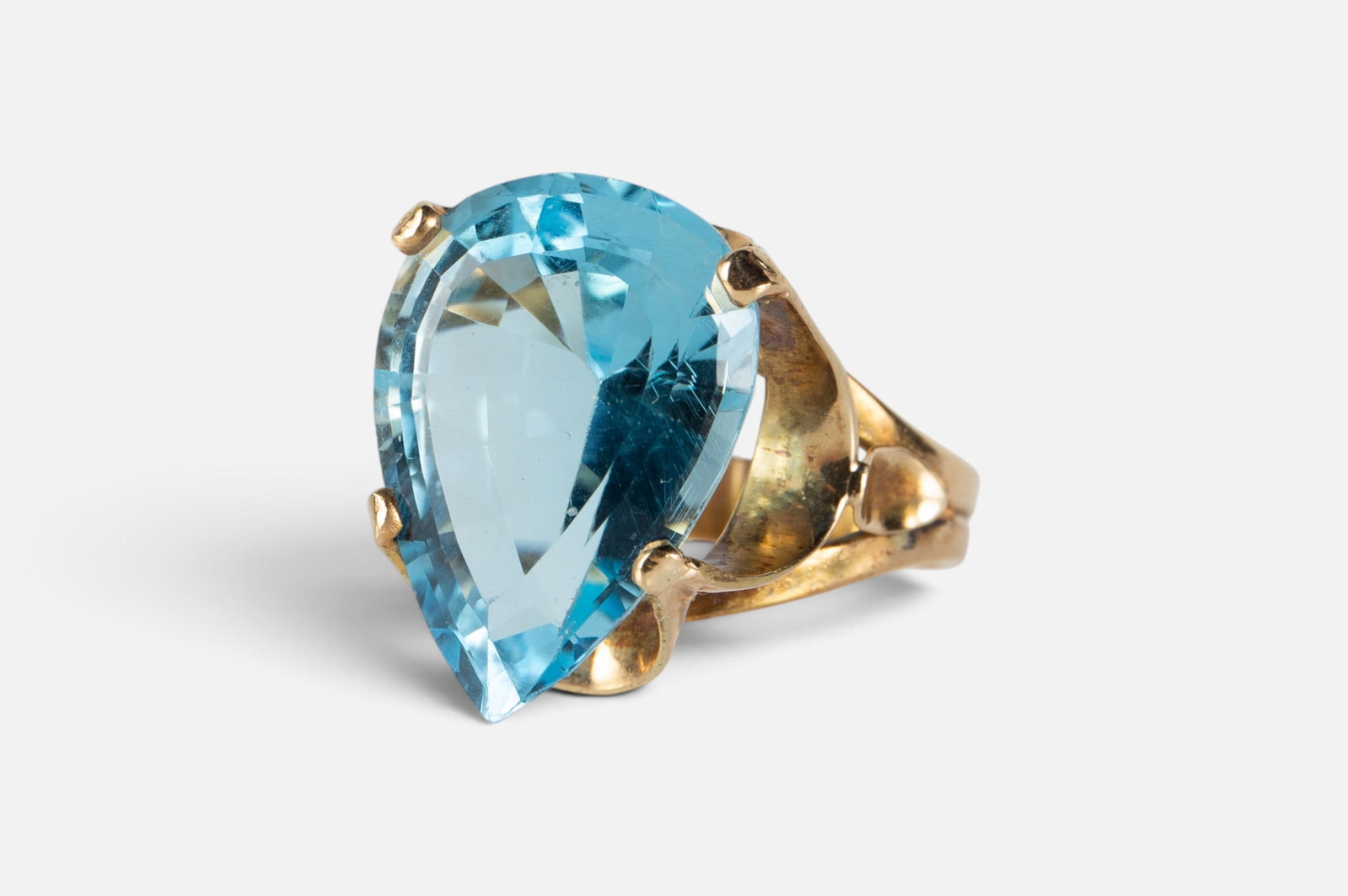 14K Yellow Gold & Blue Topaz Pear Cocktail Ring. (1 of 6)