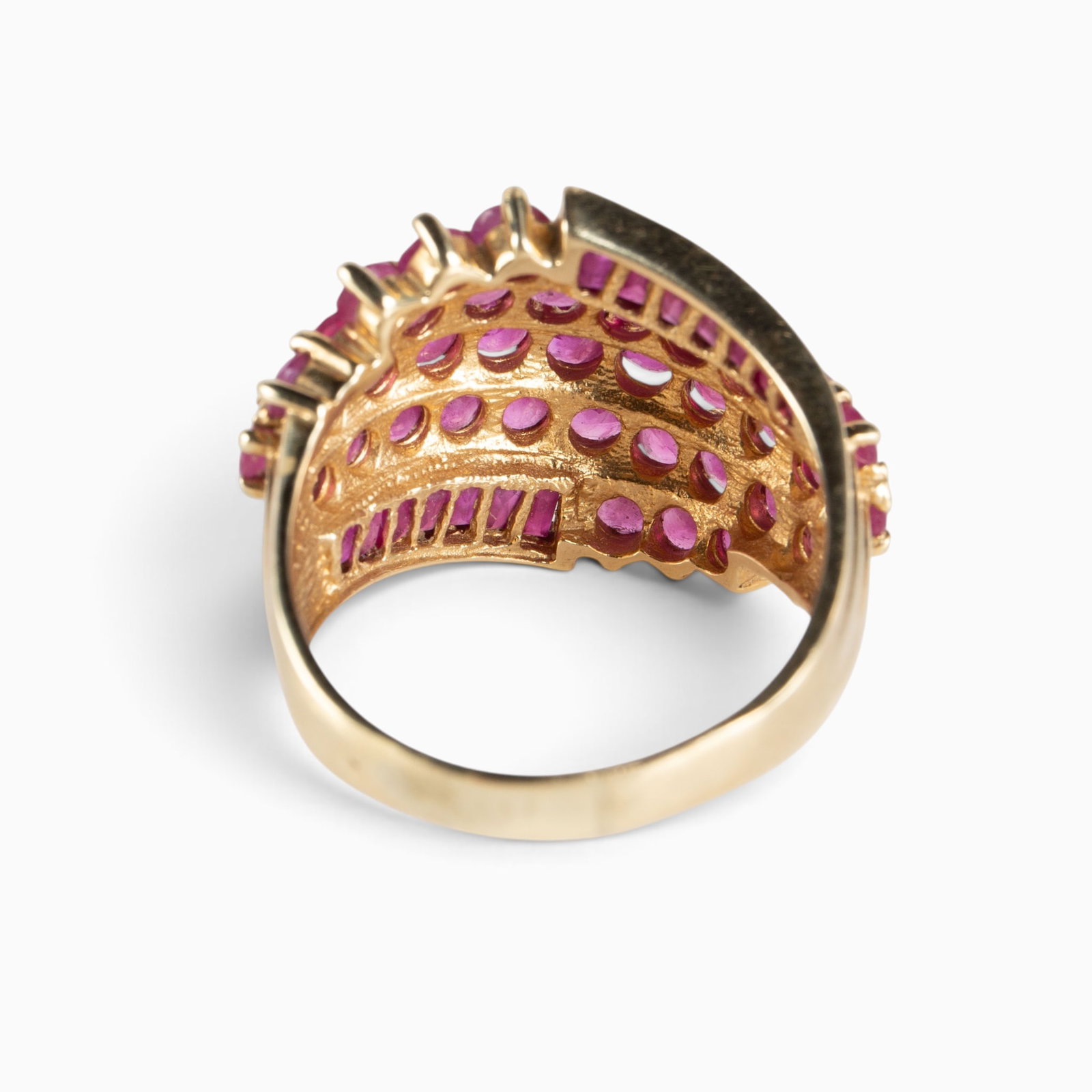 10K Yellow Gold Ruby Cluster Ring. - 4