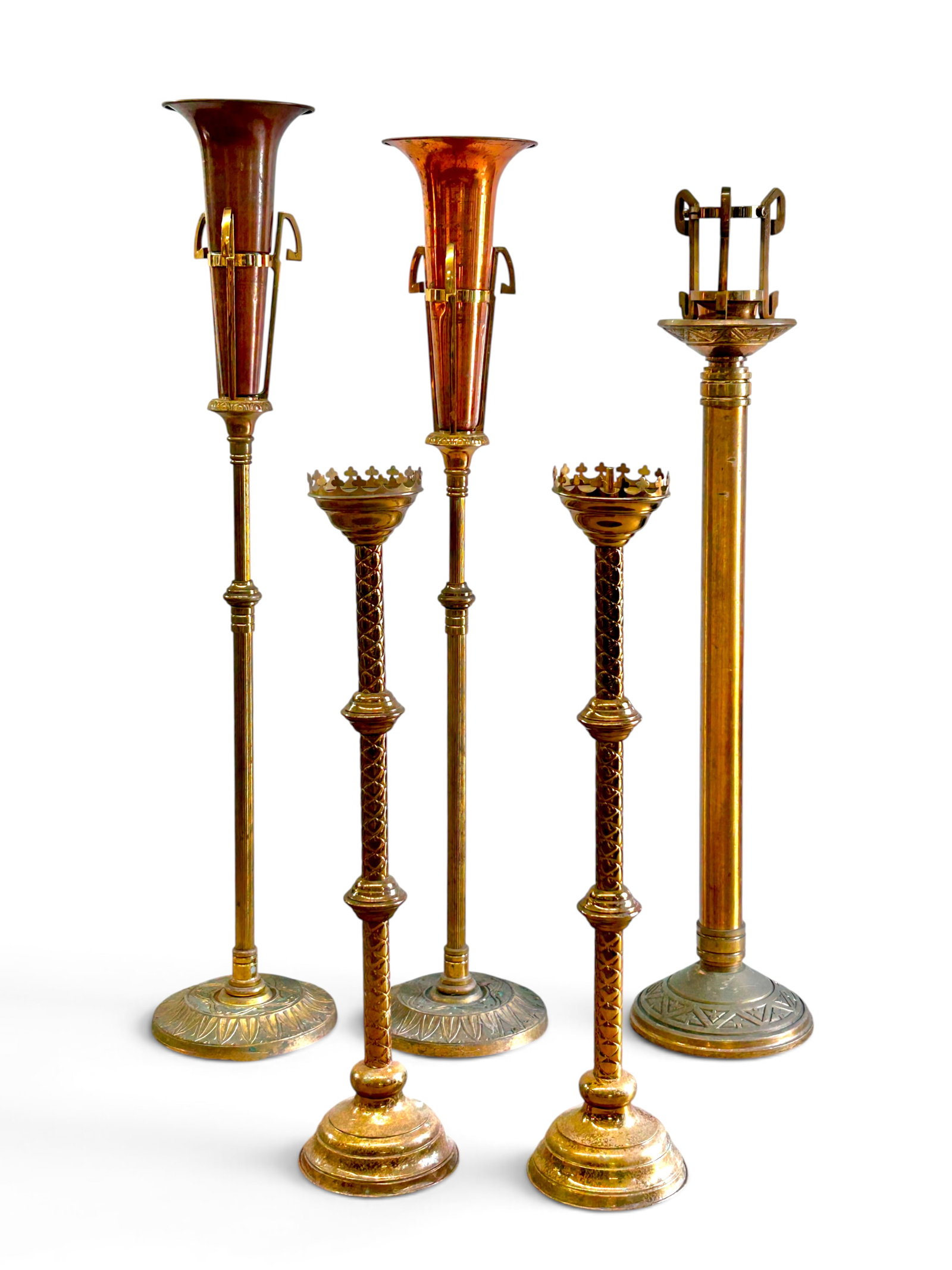 5 Antique Brass Pedestal Vases & Candle Stands.: The lot contains 5 vintage cast brass floor items, consisting of two pairs and a single. There are 2 pieces with fluted copper flower vases, 2 matching candle stands, and a single candle stand, or a v