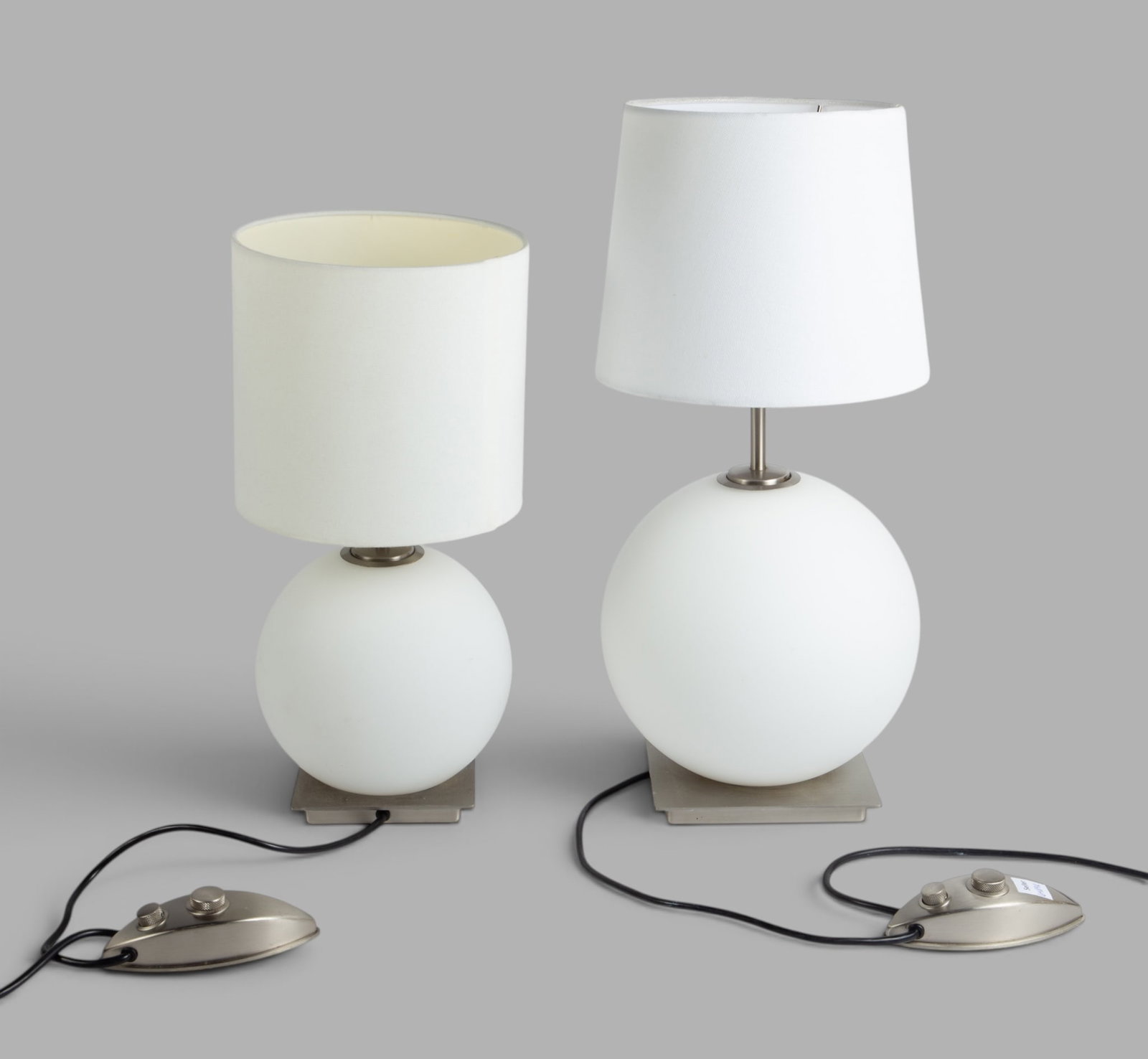 2 Vintage Holtkotter Galileo Table Lamps. (1 of 10)
