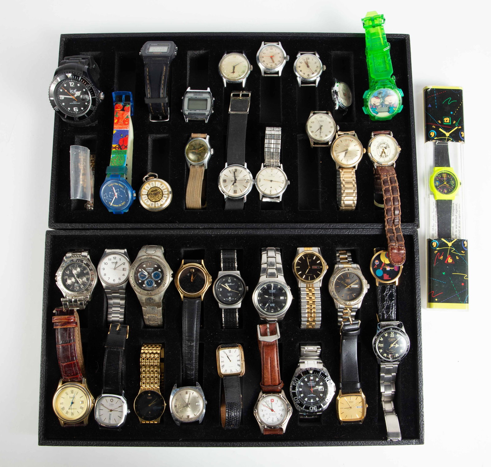 Lot of Men's Watches - Vintage, Movado, Seiko, Etc: The lot contains 36 watches, including one pendant watch on a chain. Most of the items are quartz. Some of the quartz watches included are Seiko, Lorus, Eddie Bauer, Citizen, Q&Q, Le Cobre 25, Rodell-