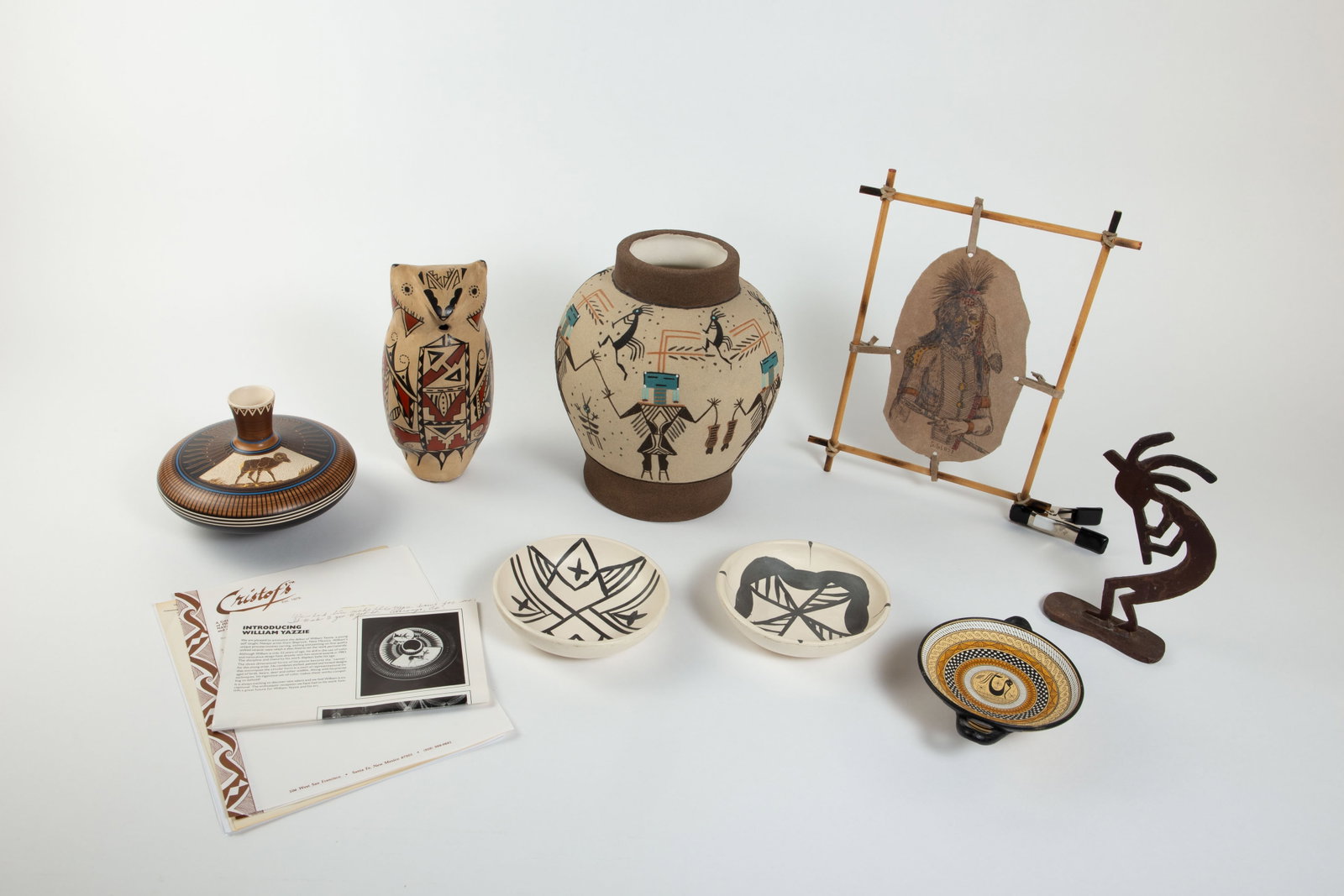 Lot: Mostly American Indian Pottery & Decor. (1 of 16)
