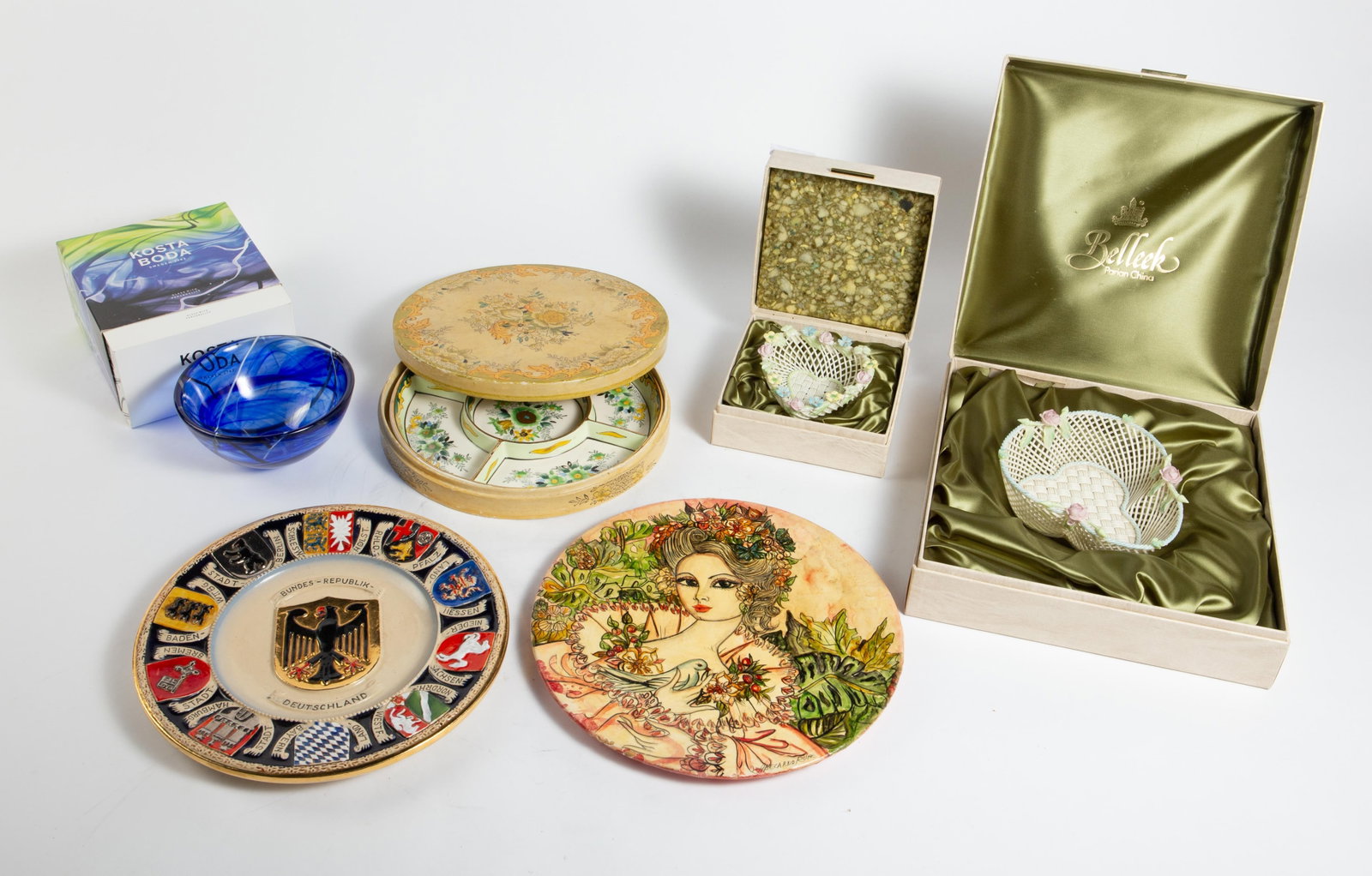 Lot: Belleek, Kosta Boda, etc. (1 of 12)