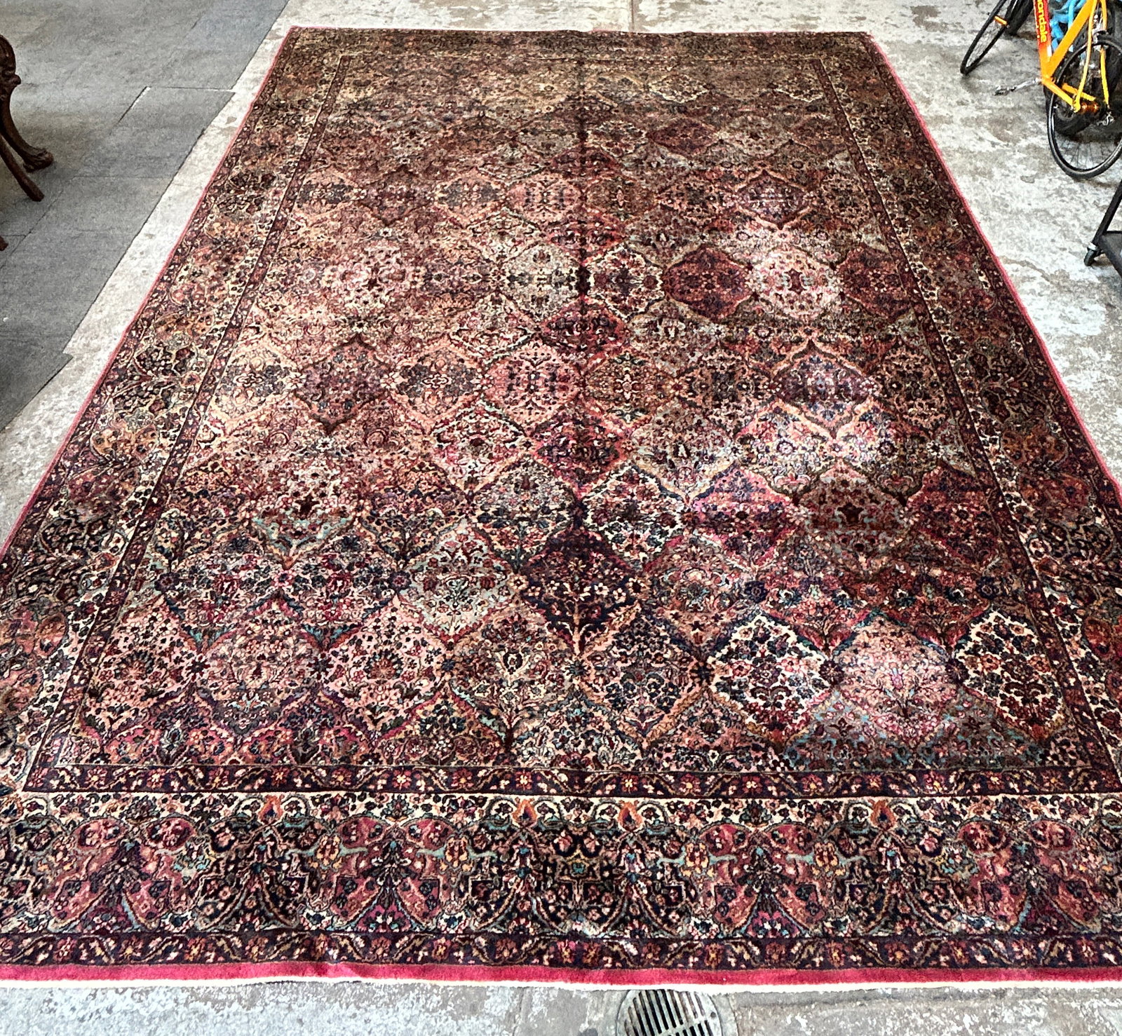 11' 5" x 16' Karastan Kirman Rug. (1 of 5)