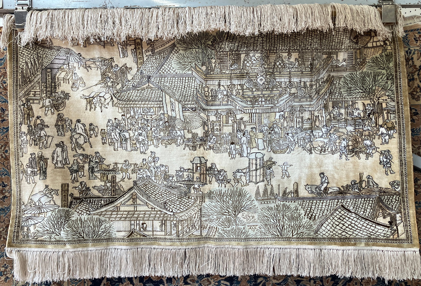 Appx. 2' x 3' Fine Persian Silk Rug w/ Asian Scene: The rug looks to be in excellent condition. In-house shipping is available. To receive the best shipping rate on this item, please check the "Self Arranged" button at checkout. Our in-house shipping d