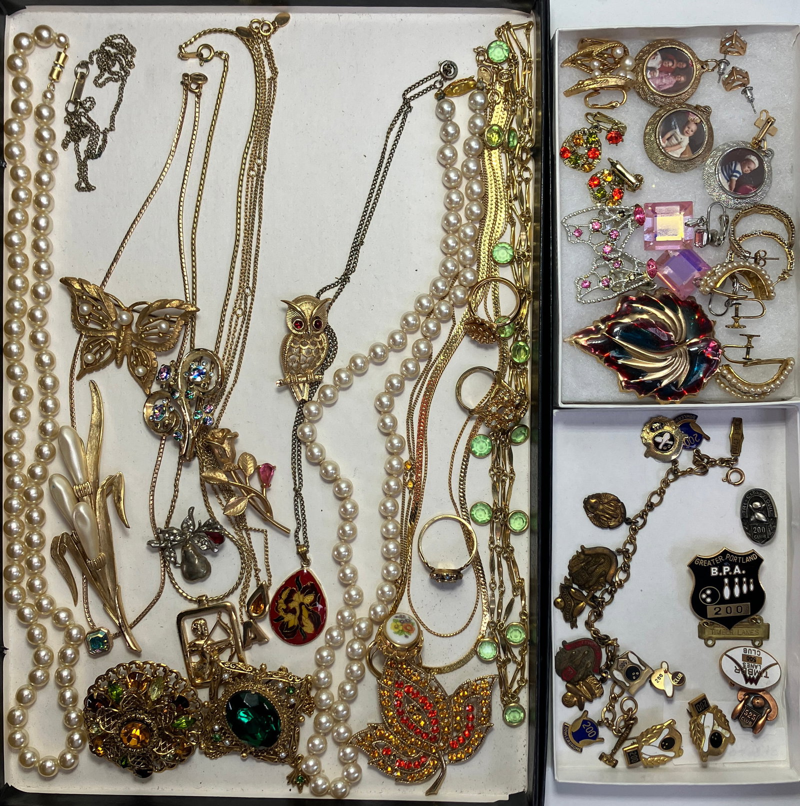 Lot: Costume Jewelry - Bowling, Trifari, Florenza. (1 of 8)