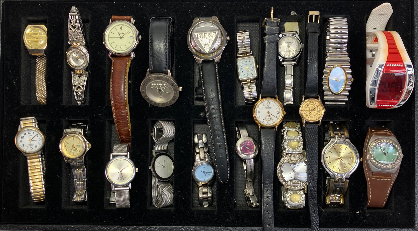 Lot of 20 Mostly Ladies' Wristwatches - Skagen. (1 of 9)