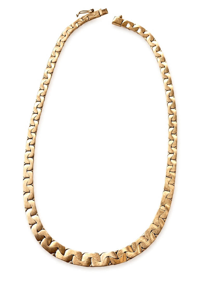 14K Gold Flat Mariner Graduated Chain - 30.5 Dtw.: The flat chain is marked 14Kt Italy on the clasp. It measures 16" long, and up to 8mm wide. It weighs 30.5 Pennyweight, or 47.4 Grams. There are some scratches on the item. Otherwise, it is in overall