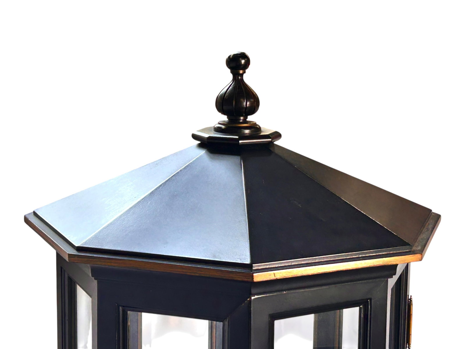 Illuminated Octagonal Curio Display Cabinet. - 3
