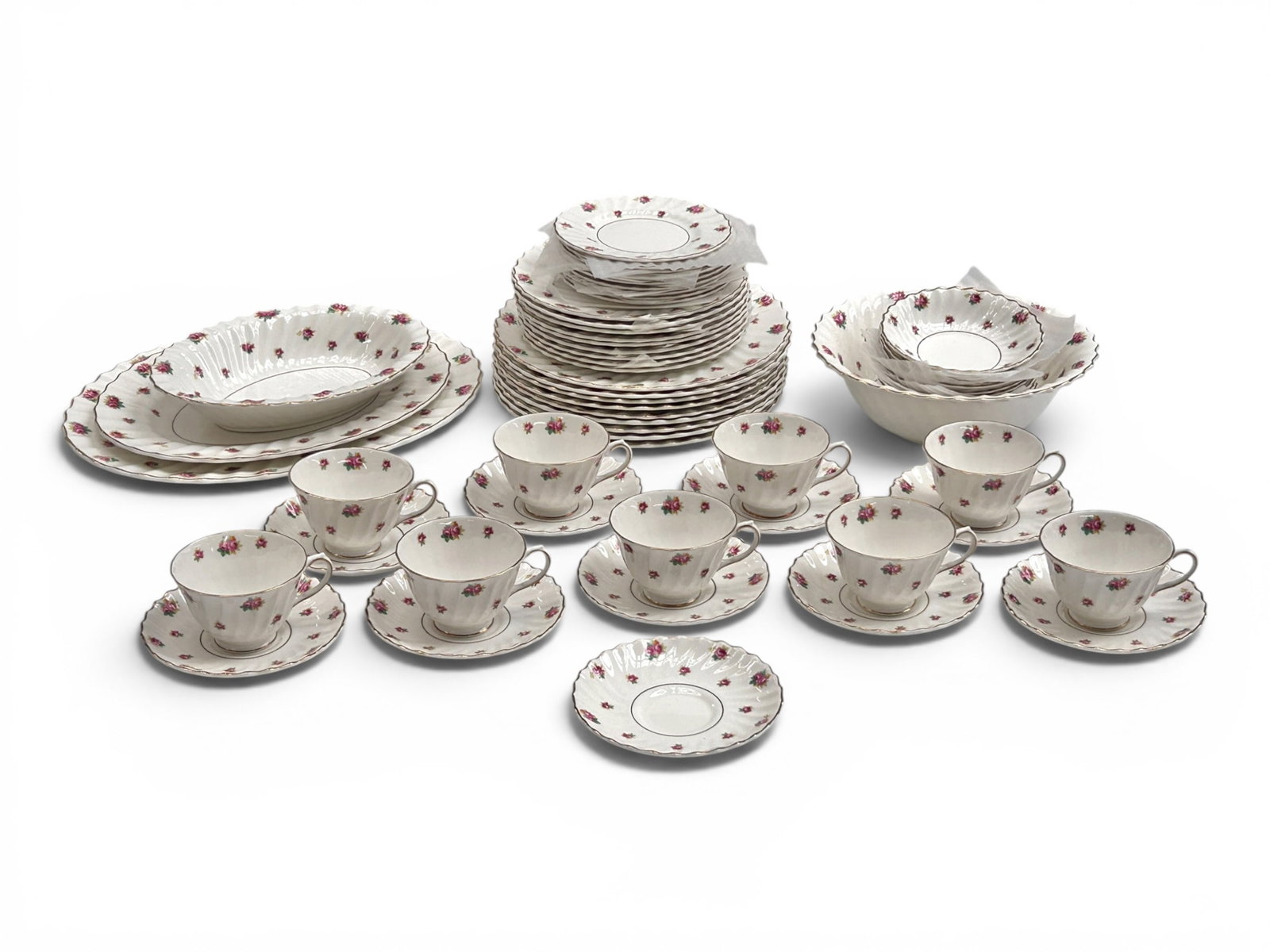 Royal Doulton Rosebud China Service for 9. (1 of 13)