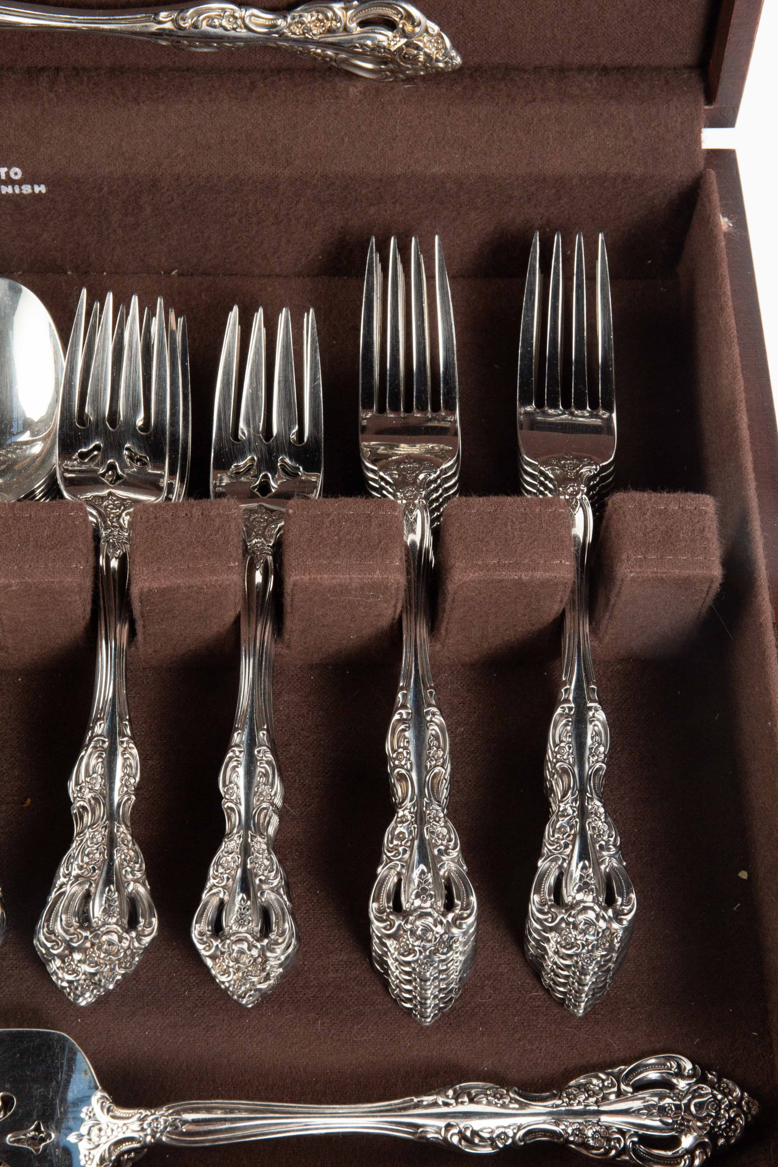 Oneida Stainless "Michelangelo" Flatware Set. - 3
