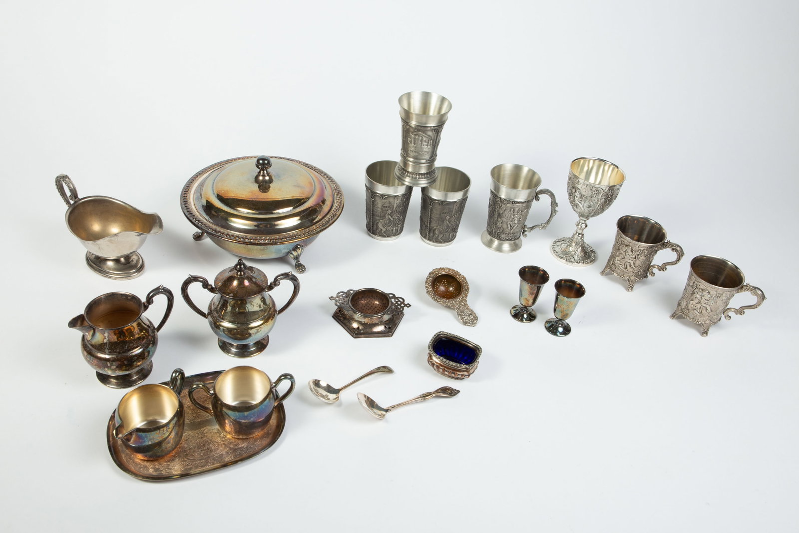 Lot of Silverplate Items - Corbell & Co., Beker. (1 of 12)