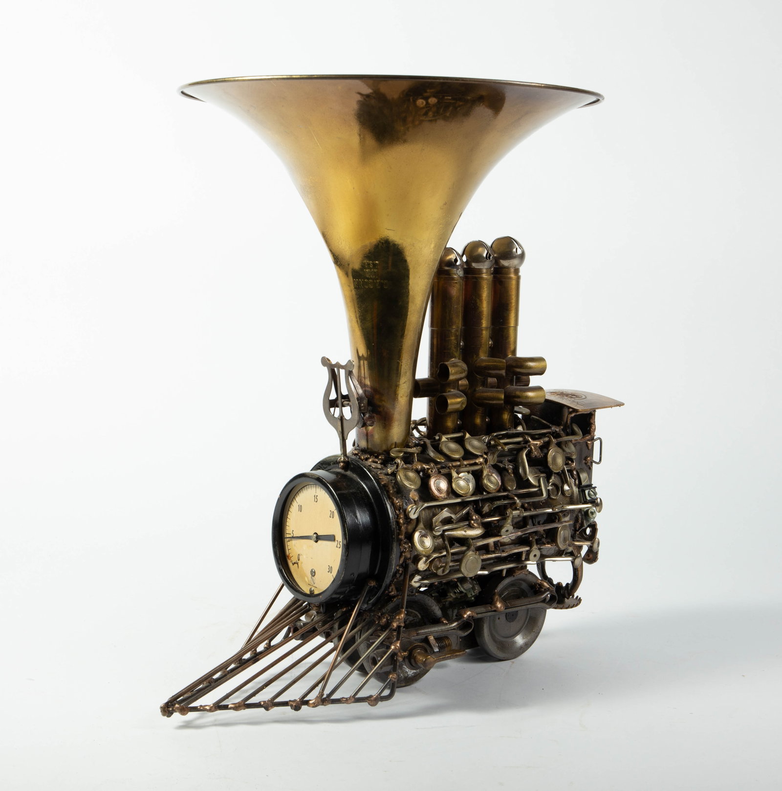 Sonny Dalton Steampunk Train Sculpture. (1 of 6)