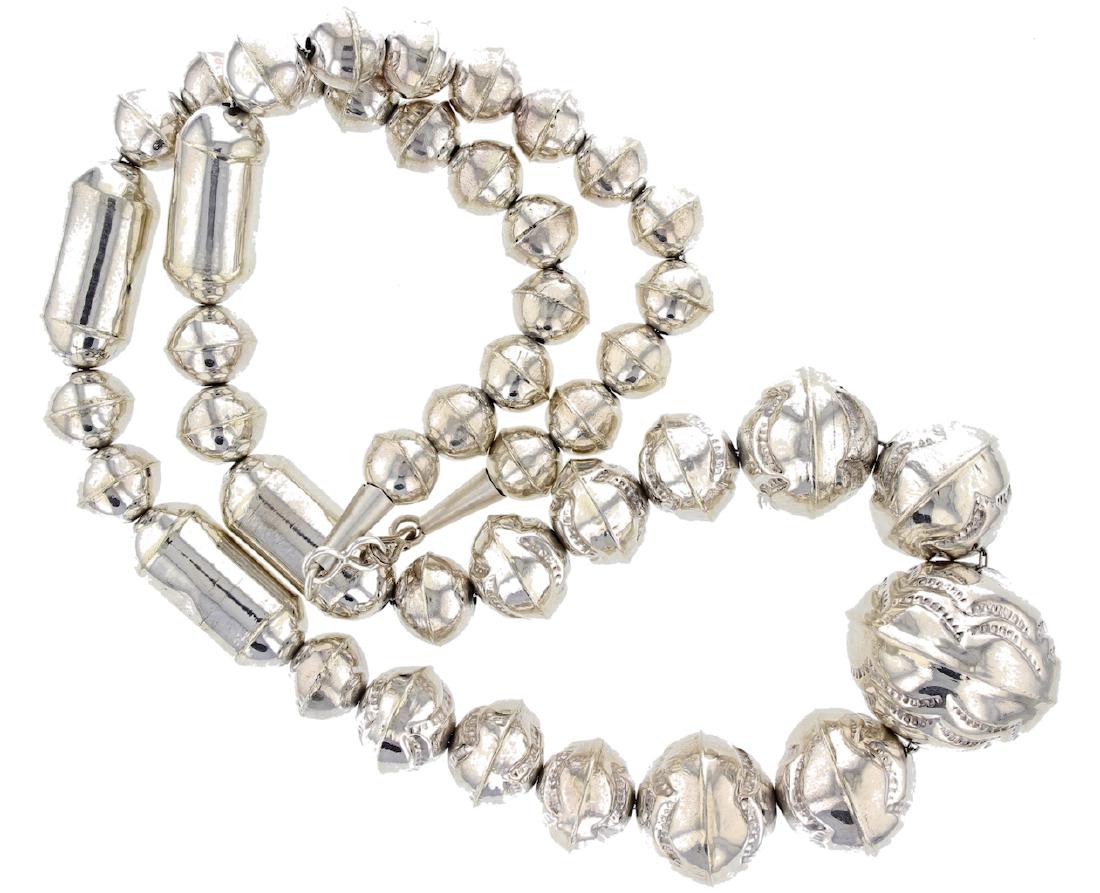 Sterling Silver " Navajo Pearls " Beads Necklace Navajo (1 of 1)