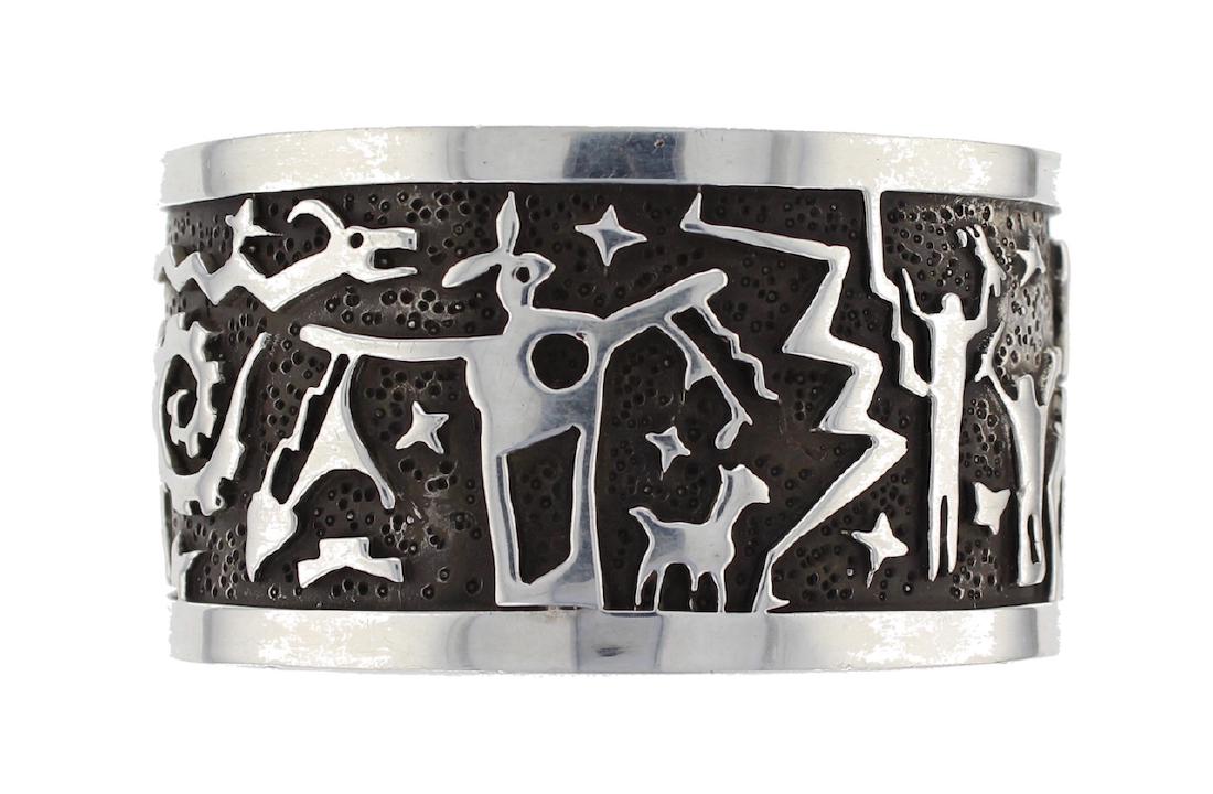 Sterling Silver Vintage Masterpiece Symbol Bracelet (1 of 2)