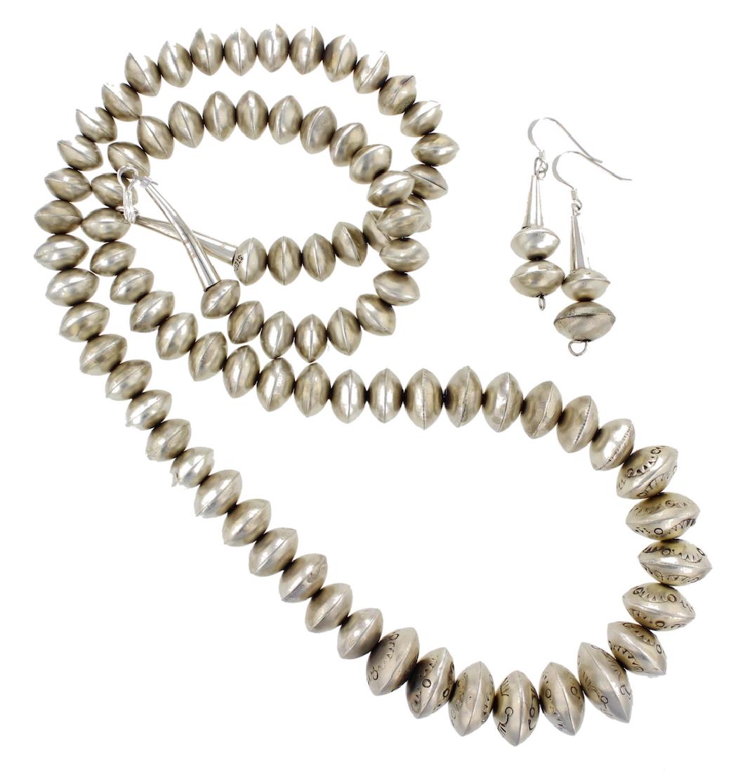 Sterling Silver " Navajo Pearls " Graduated Roundel (1 of 1)