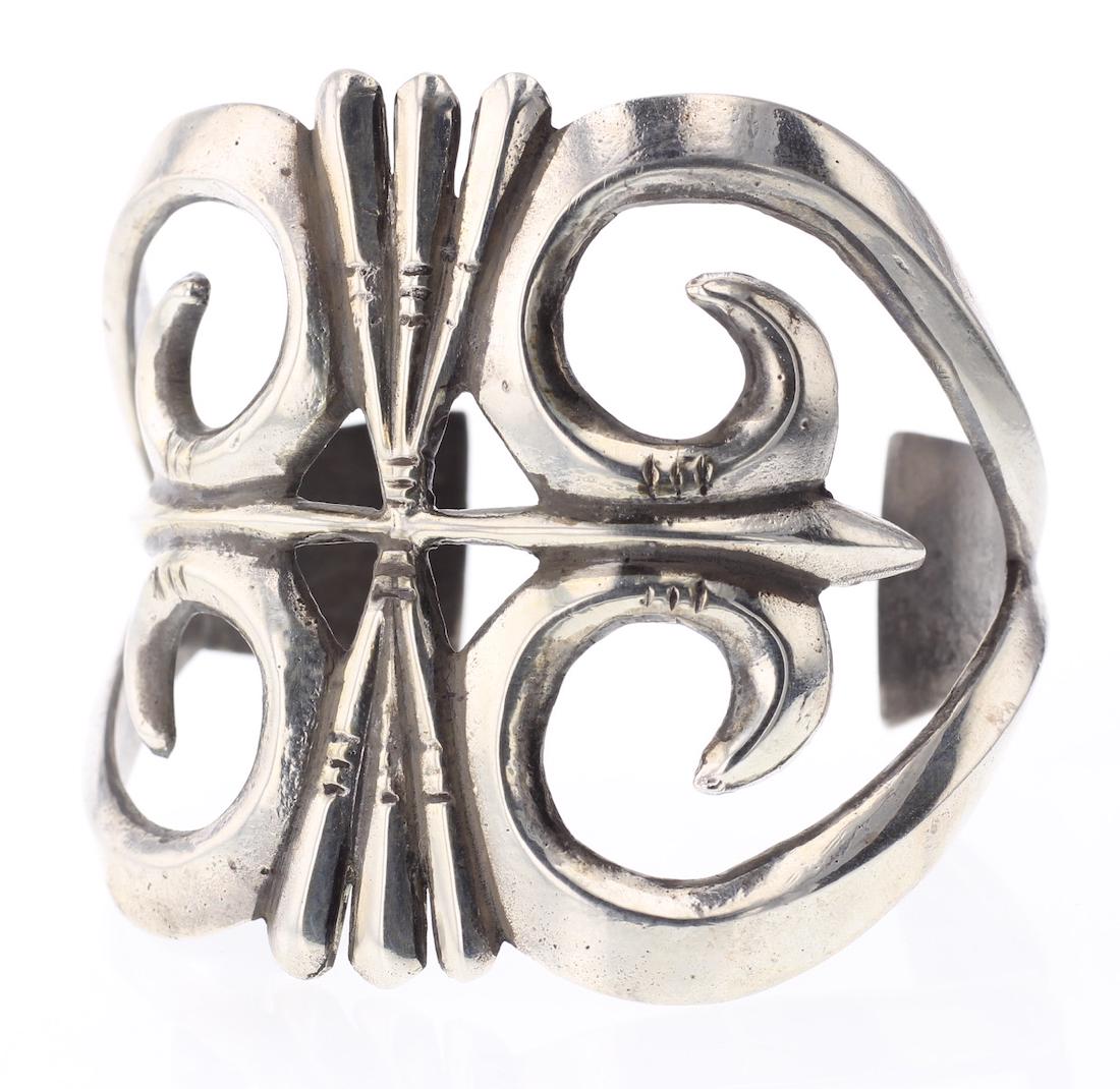 Vintage Old Pawn Sand Cast Bracelet (1 of 3)