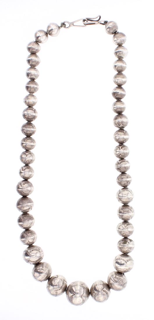 Vintage Old Pawn Graduated Beads Necklace (1 of 2)