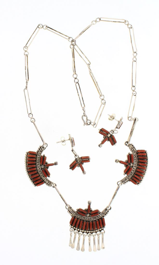 Fb Coral Zuni Needlepoint Cluster Necklace & Earrings (1 of 2)